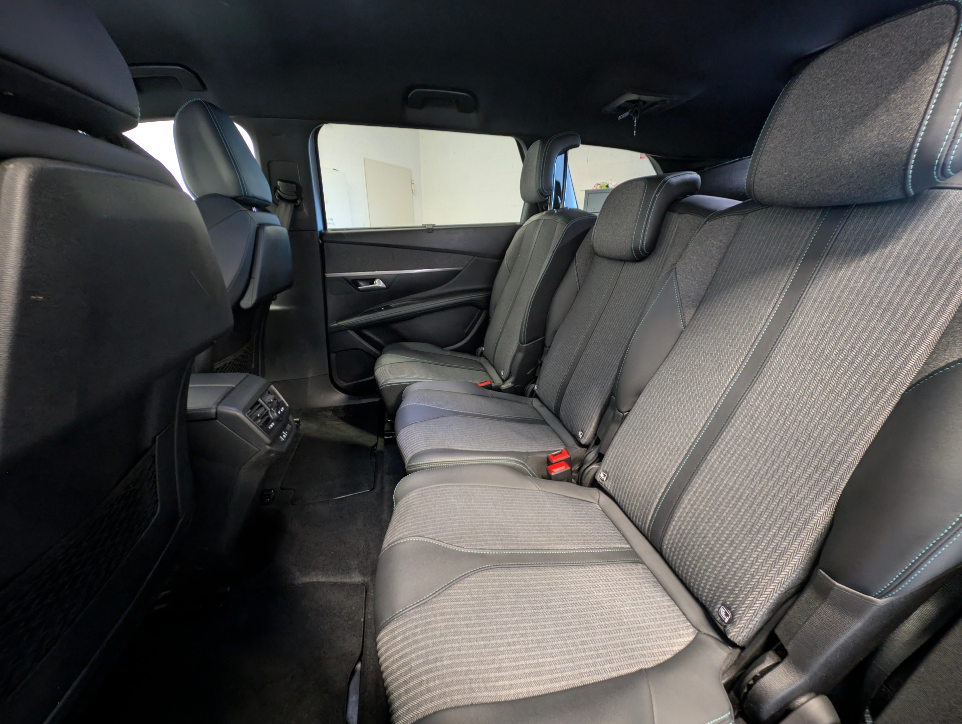 PEUGEOT 5008 Allure Pack PureTech 130 S&S EAT8