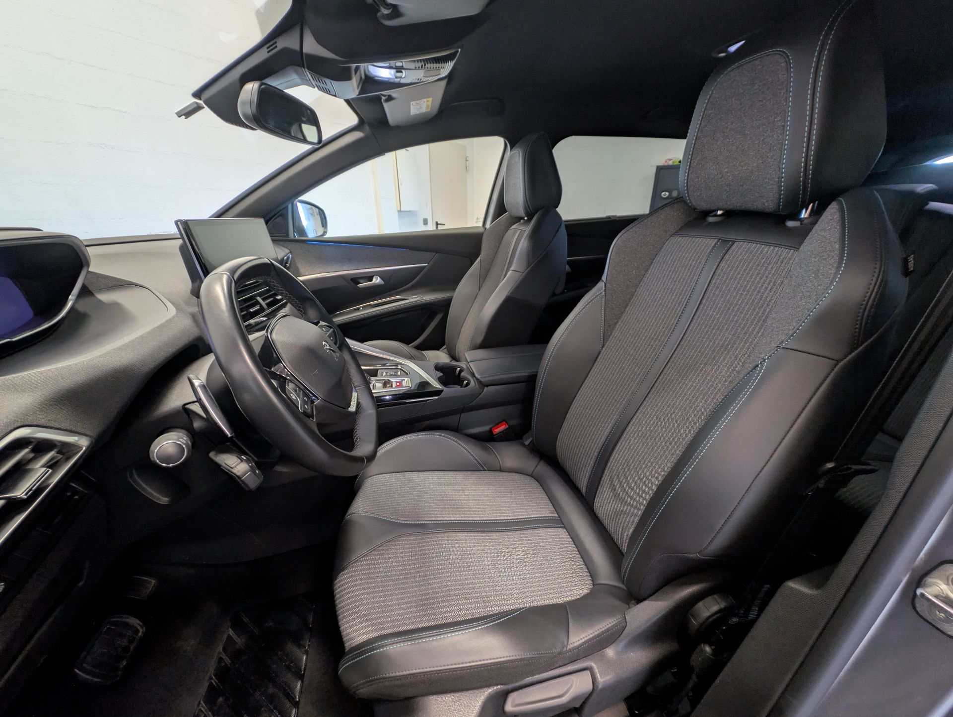 PEUGEOT 5008 Allure Pack PureTech 130 S&S EAT8