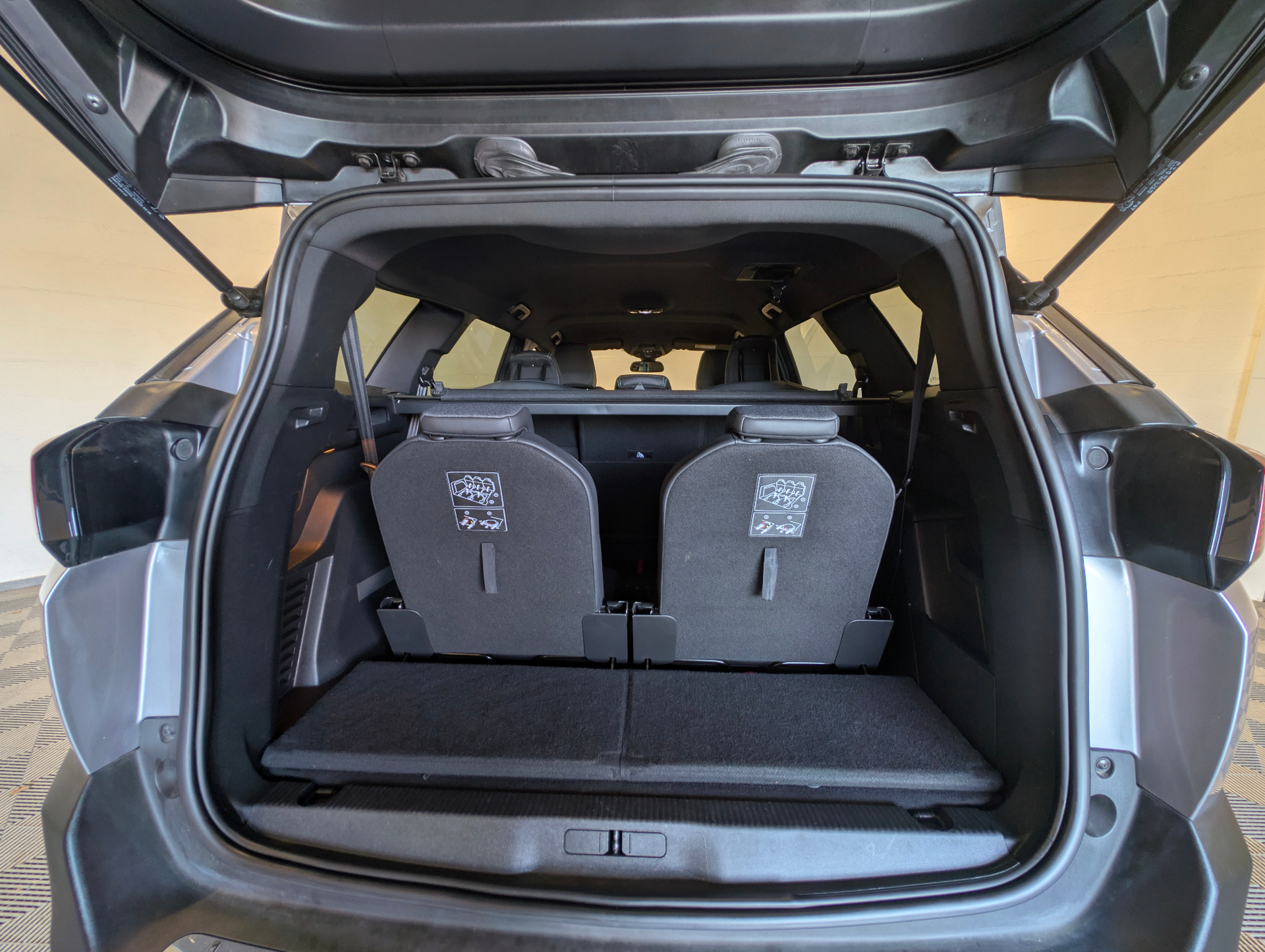 PEUGEOT 5008 Allure Pack PureTech 130 S&S EAT8