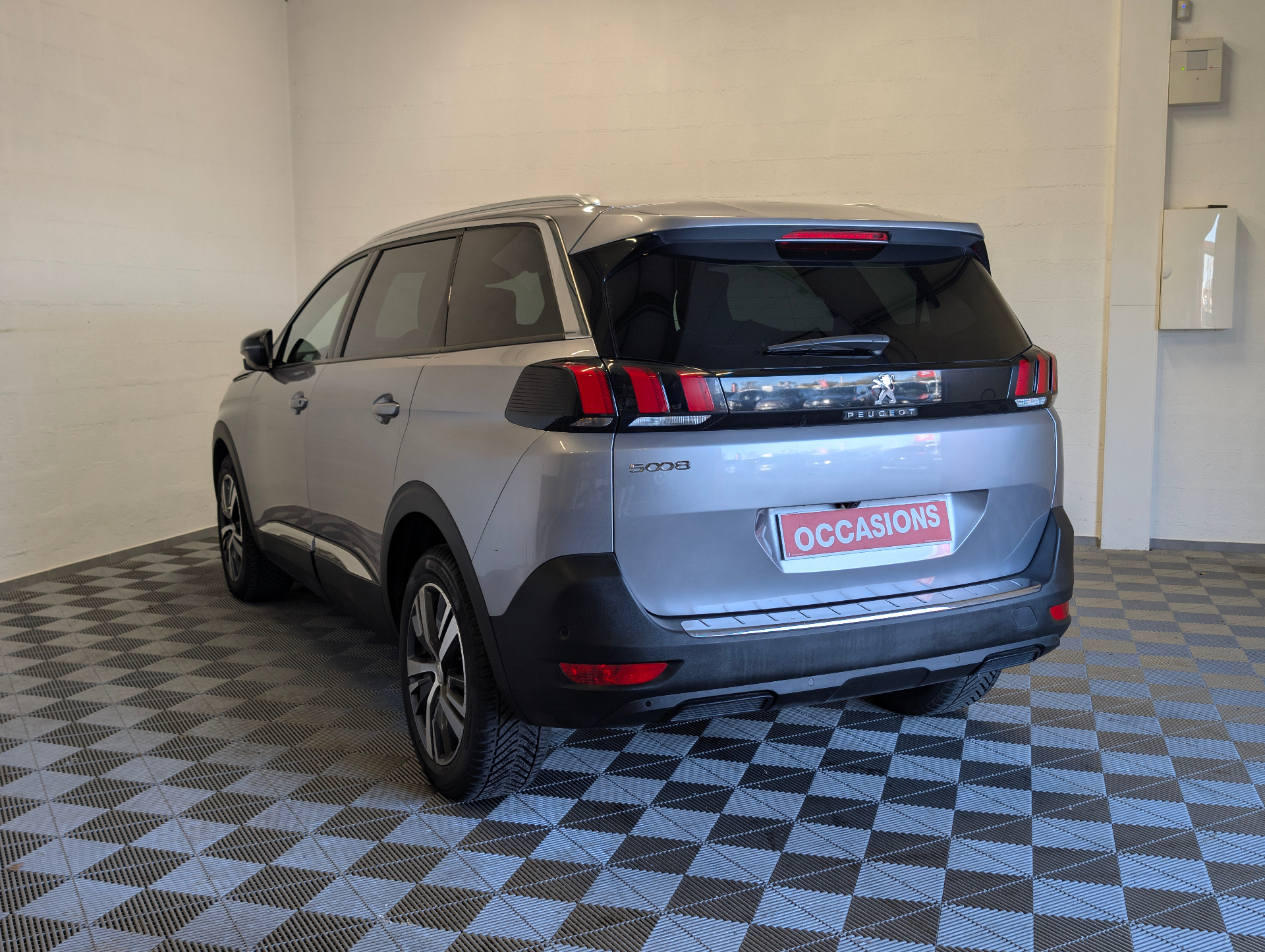 PEUGEOT 5008 Allure Pack PureTech 130 S&S EAT8