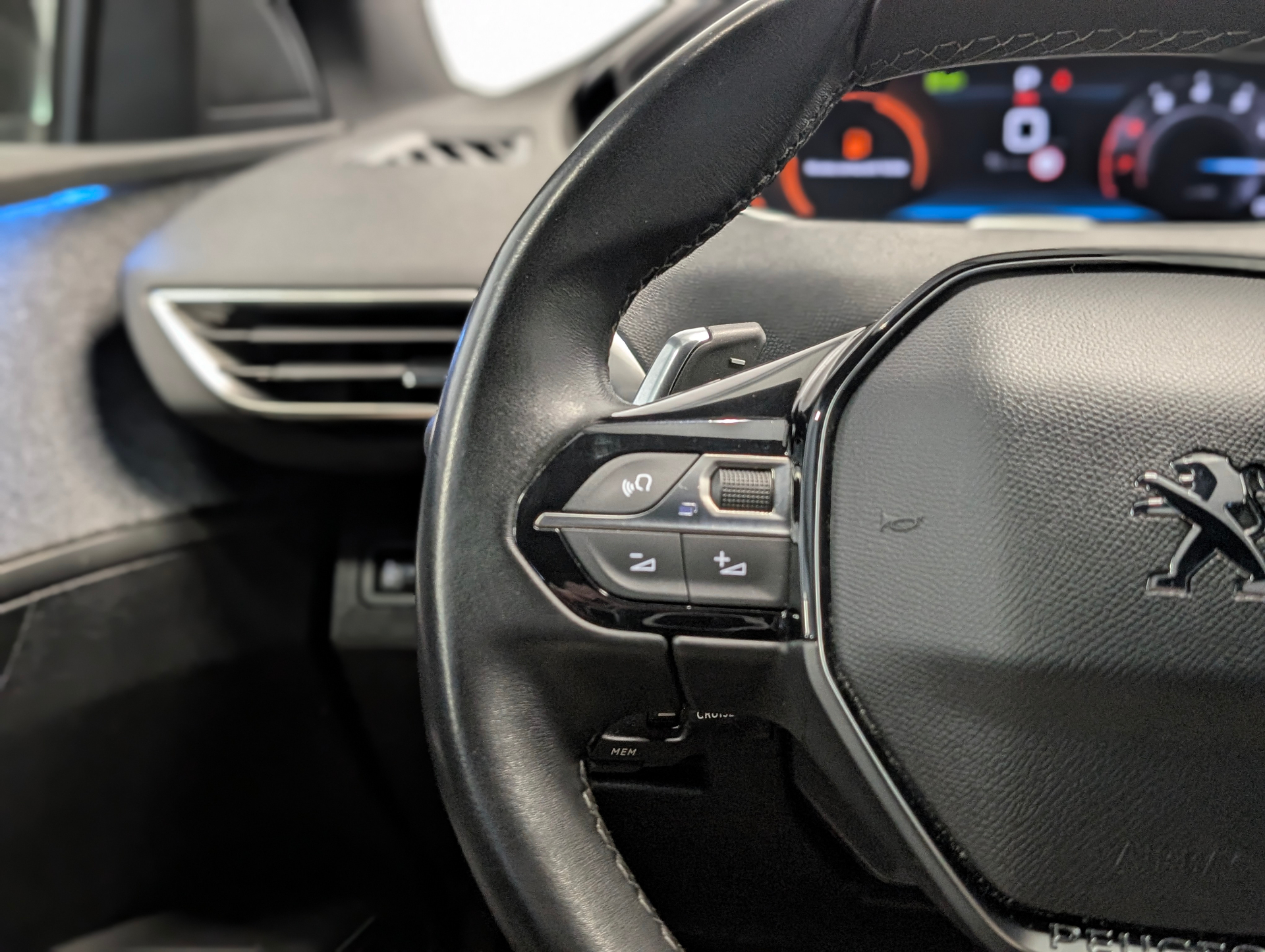 PEUGEOT 5008 Allure Pack PureTech 130 S&S EAT8
