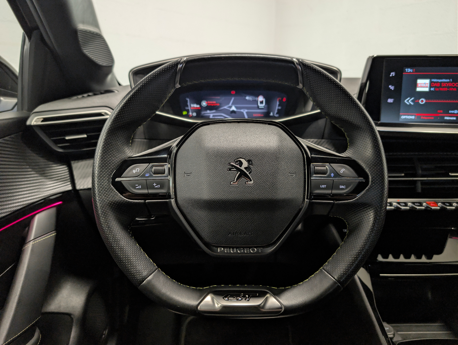 PEUGEOT 208 GT PURETECH 100 S&S BVM6