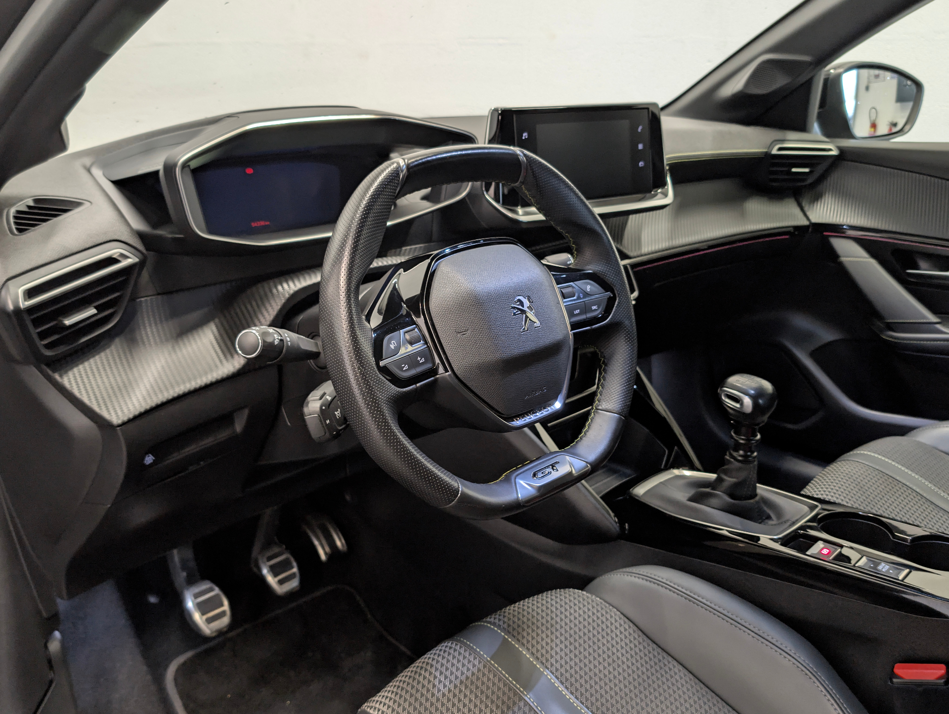 PEUGEOT 208 GT PURETECH 100 S&S BVM6