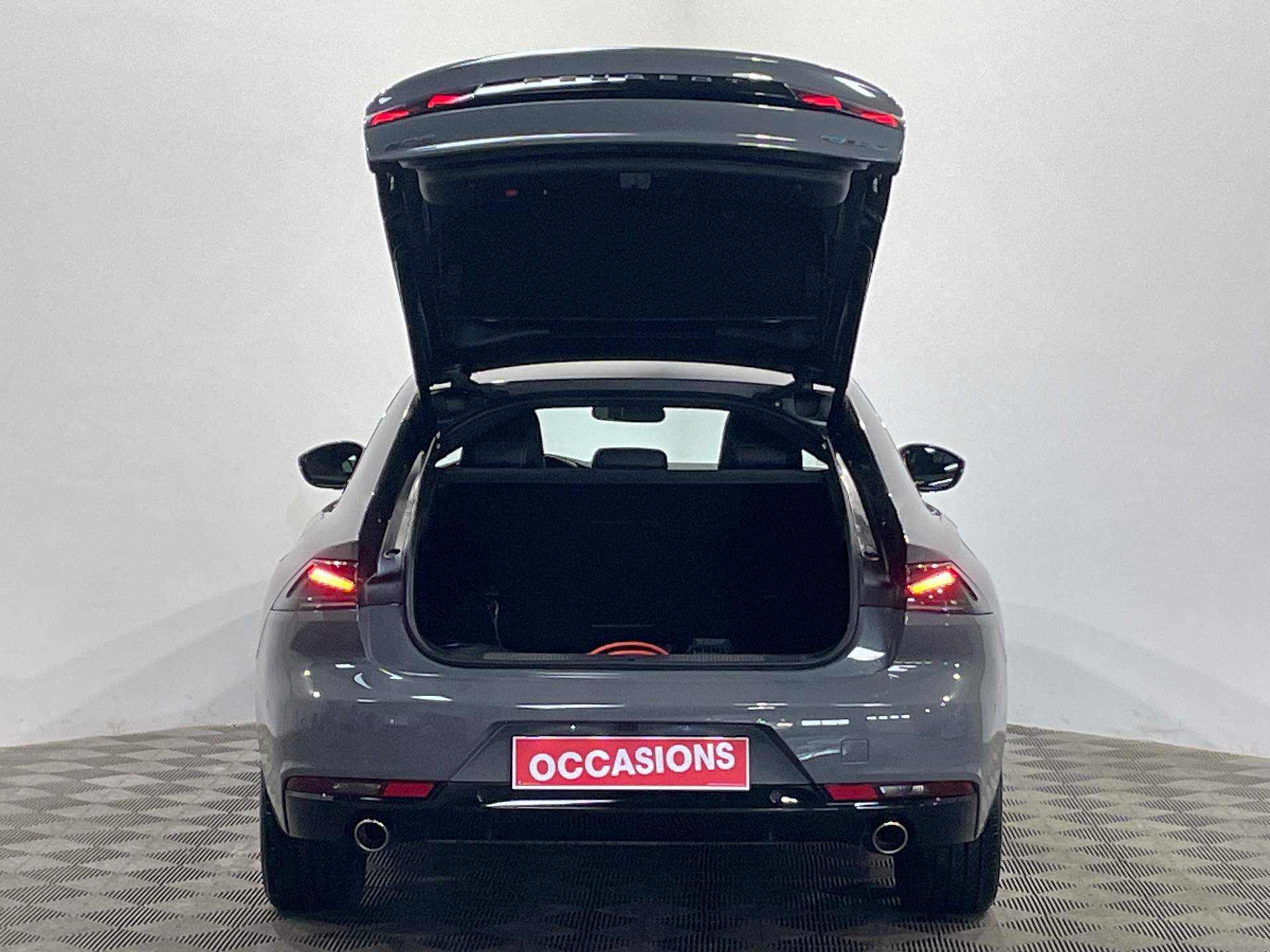 PEUGEOT 508 Hybrid 225 e-EAT8 Allure