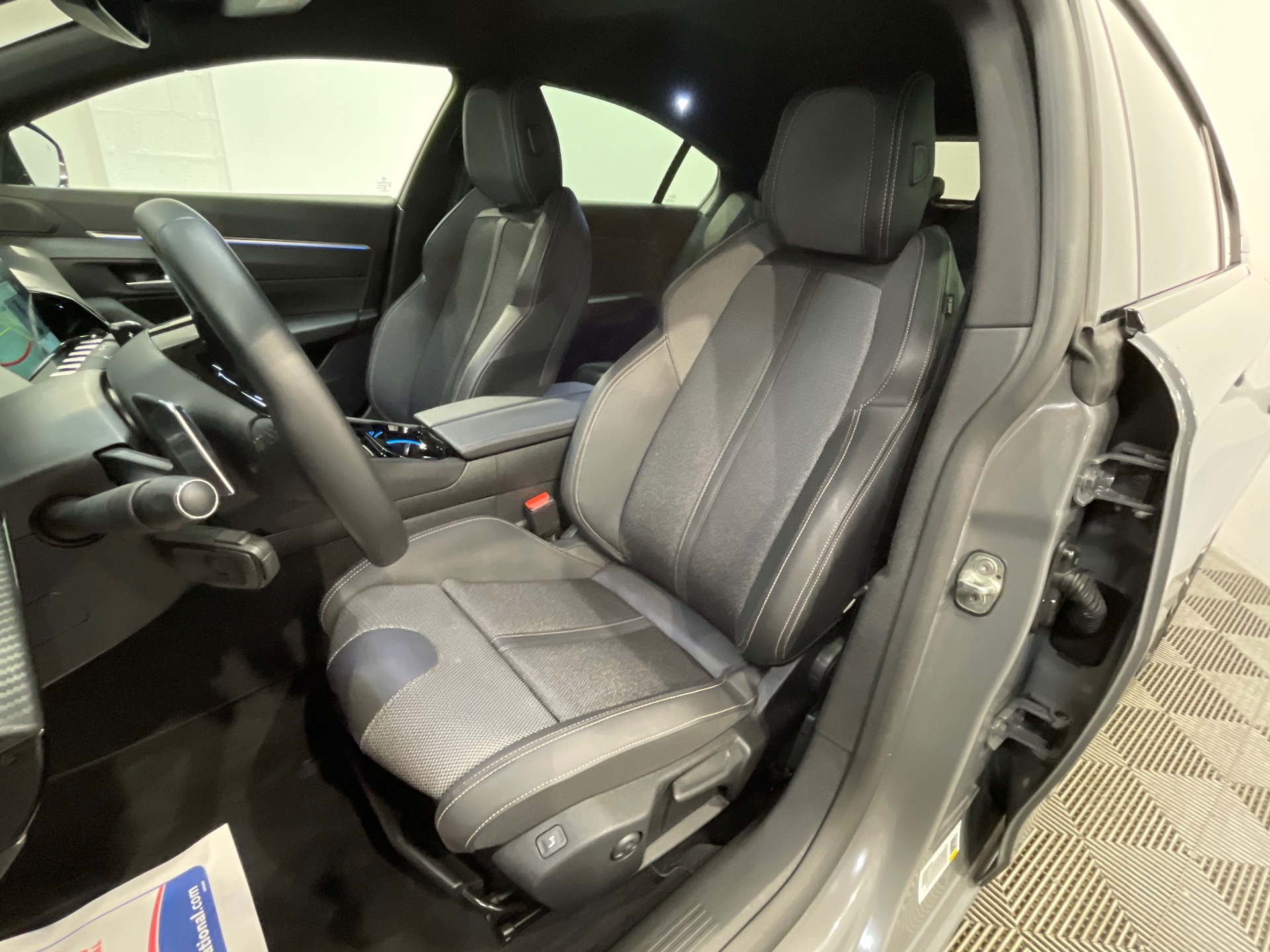 PEUGEOT 508 Hybrid 225 e-EAT8 Allure