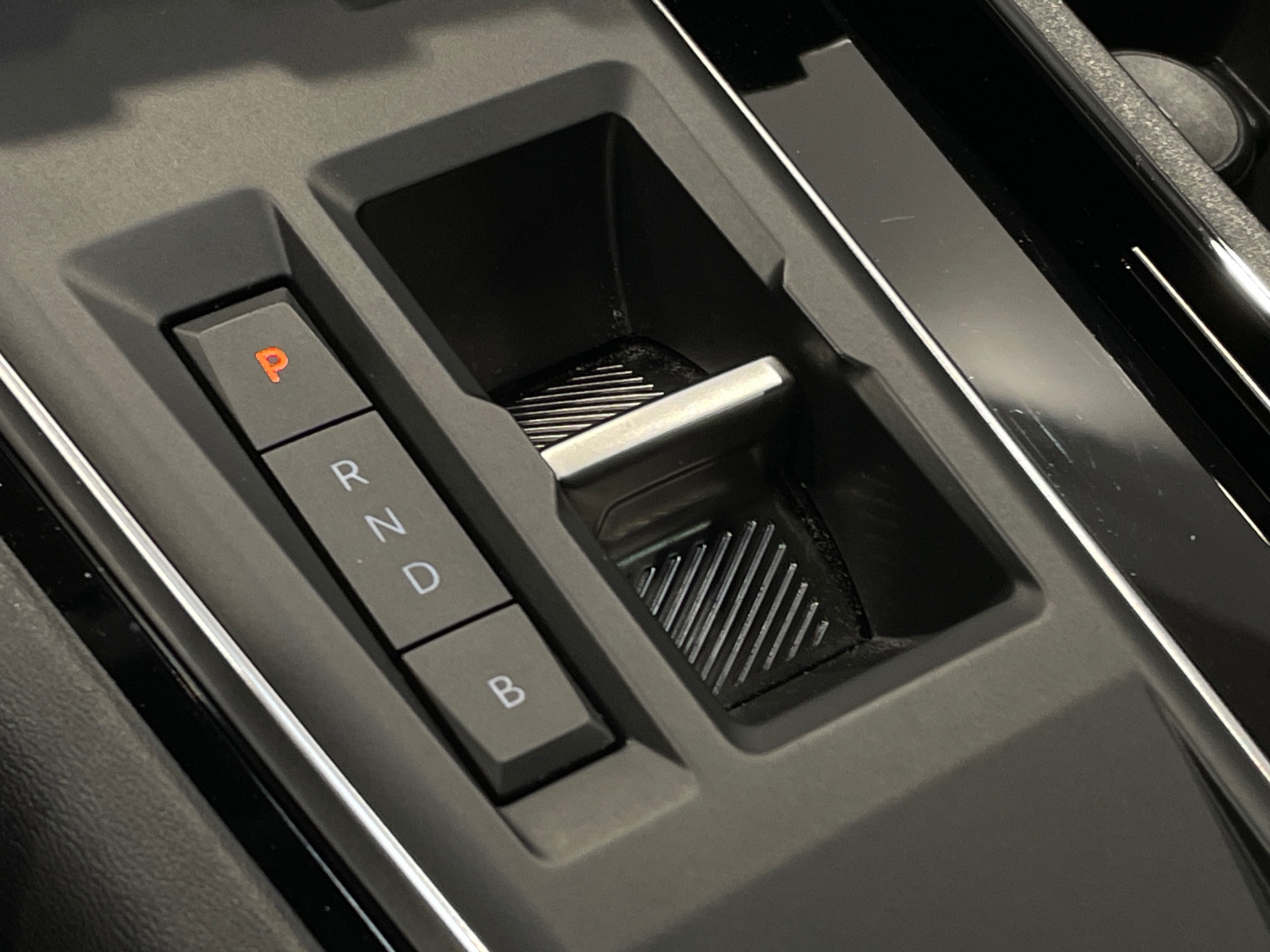 PEUGEOT 508 Hybrid 225 e-EAT8 Allure