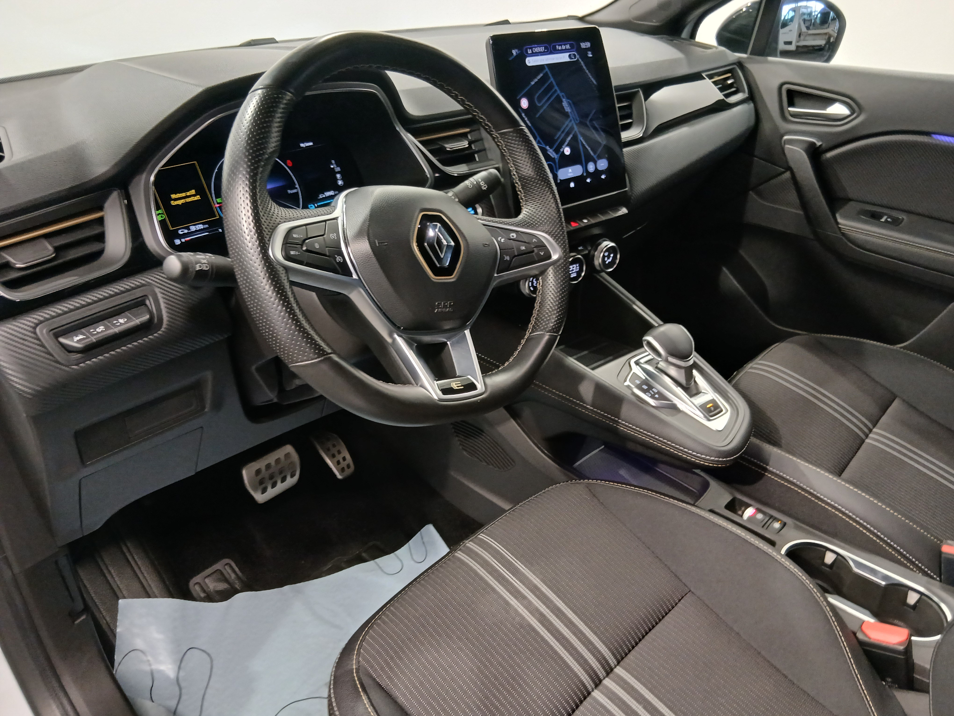 RENAULT CAPTUR E-Tech engineered full hybrid 145
