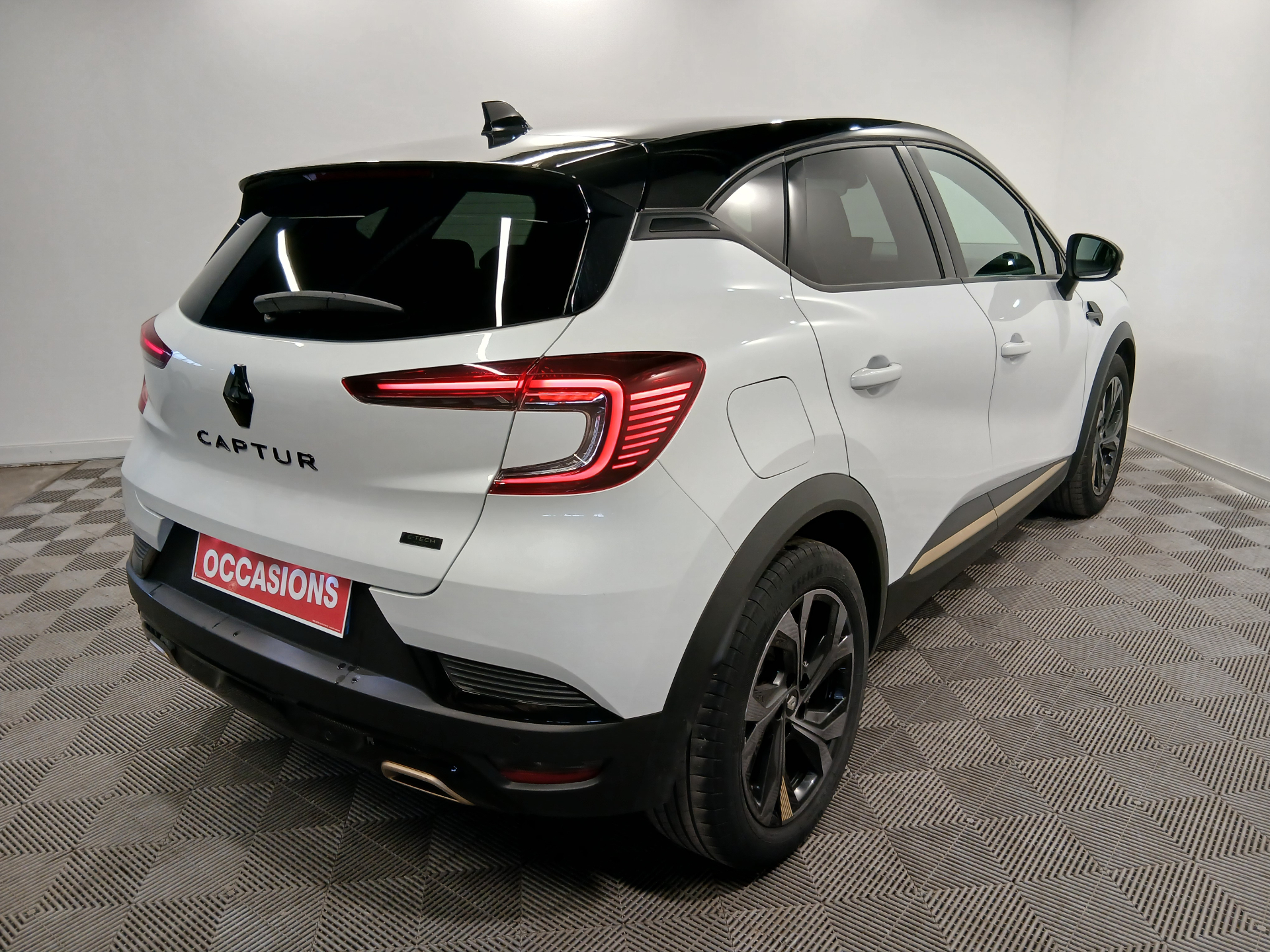 RENAULT CAPTUR E-Tech engineered full hybrid 145