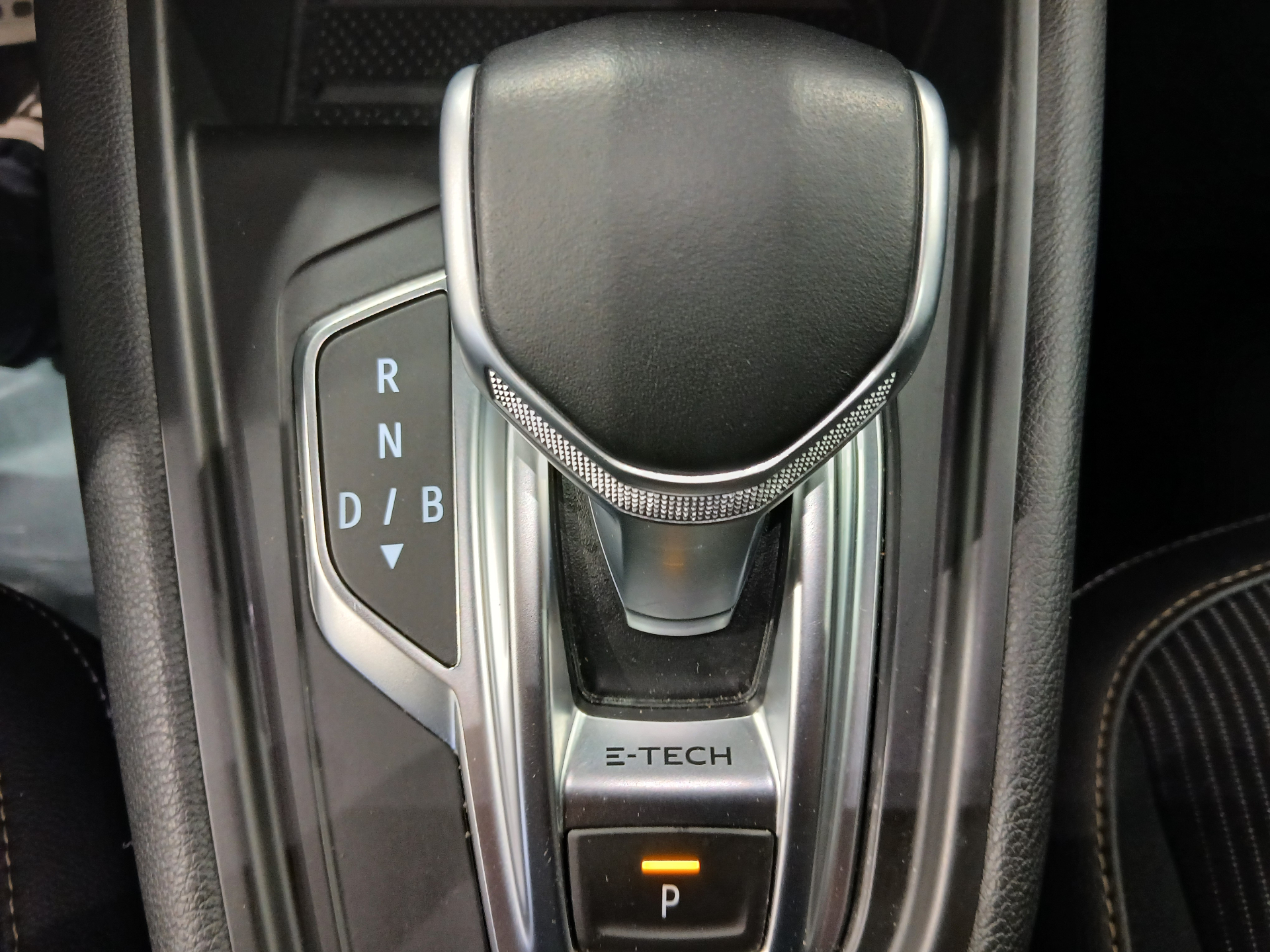 RENAULT CAPTUR E-Tech engineered full hybrid 145