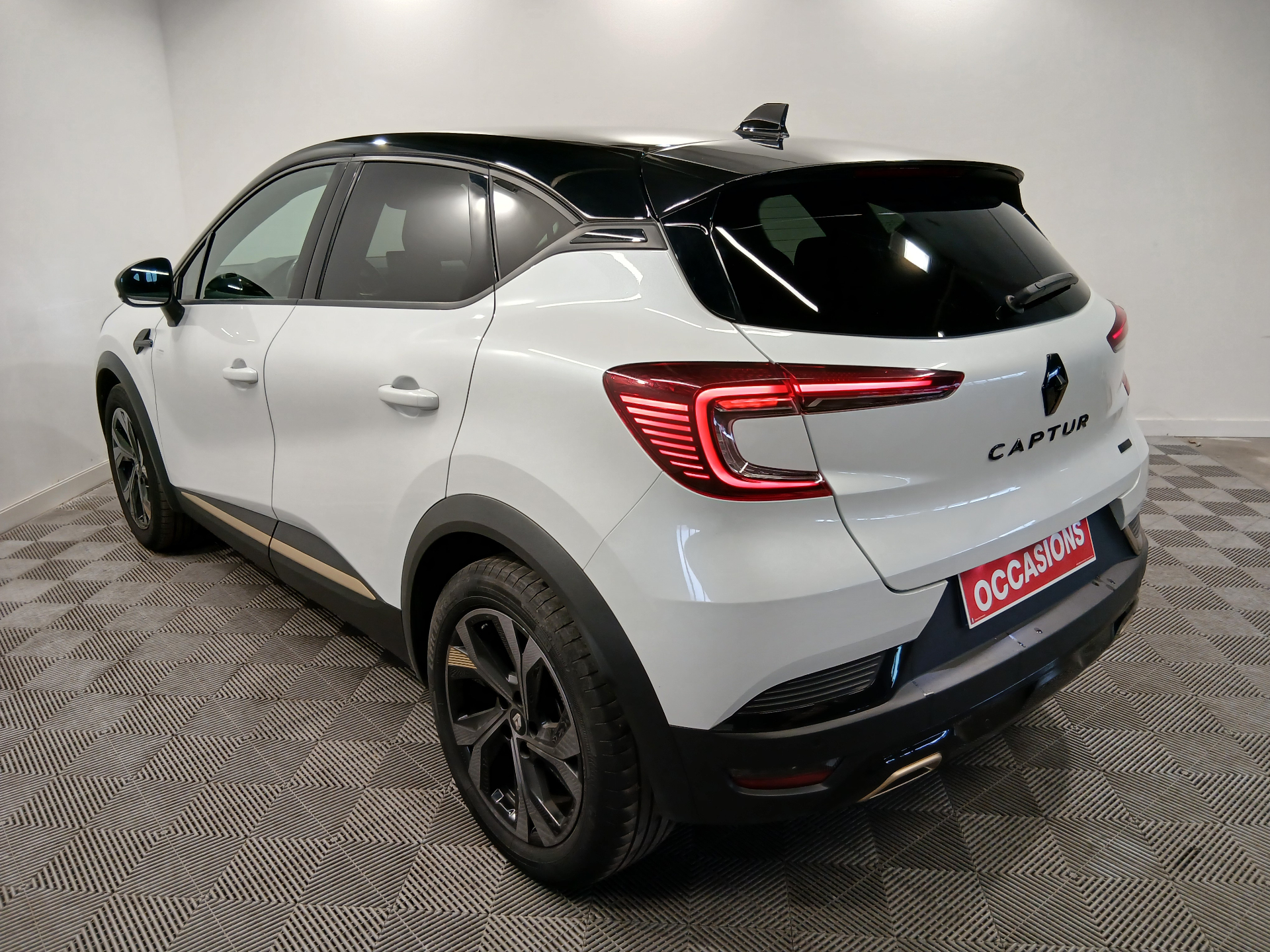 RENAULT CAPTUR E-Tech engineered full hybrid 145