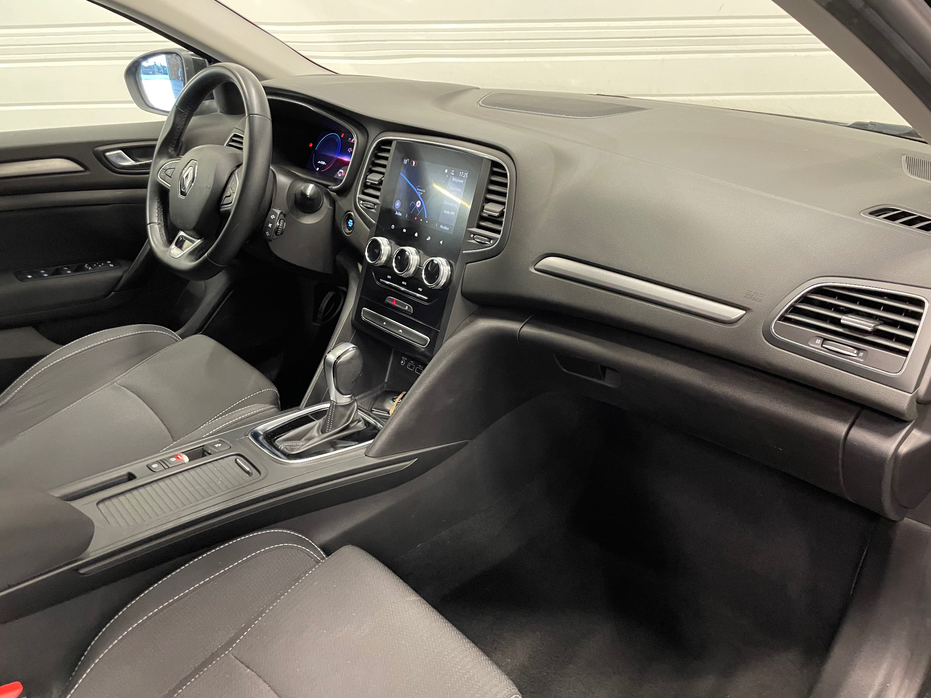 RENAULT MEGANE IV ESTATE E-TECH Plug-In Hybride 160 - 21N Business