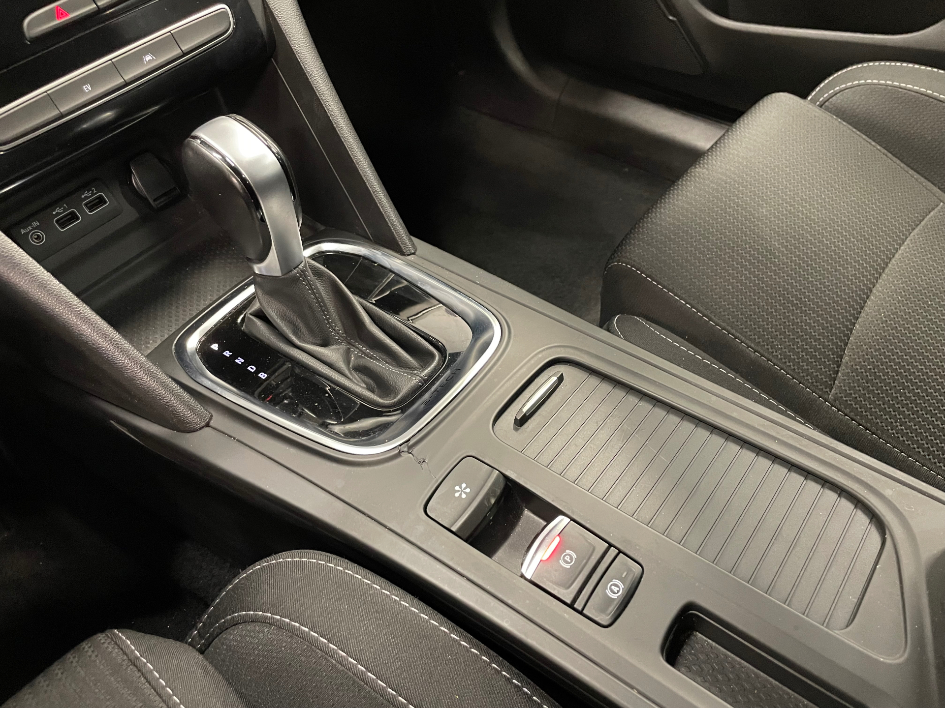 RENAULT MEGANE IV ESTATE E-TECH Plug-In Hybride 160 - 21N Business
