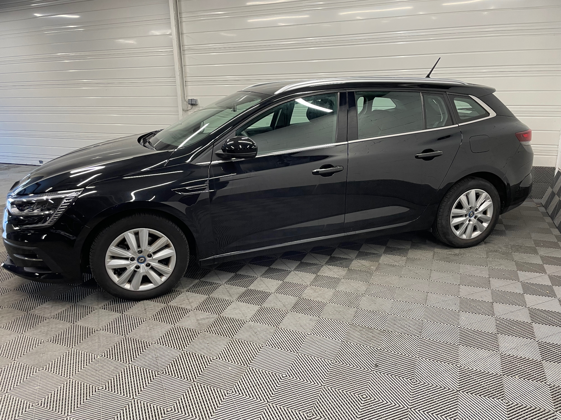 RENAULT MEGANE IV ESTATE E-TECH Plug-In Hybride 160 - 21N Business
