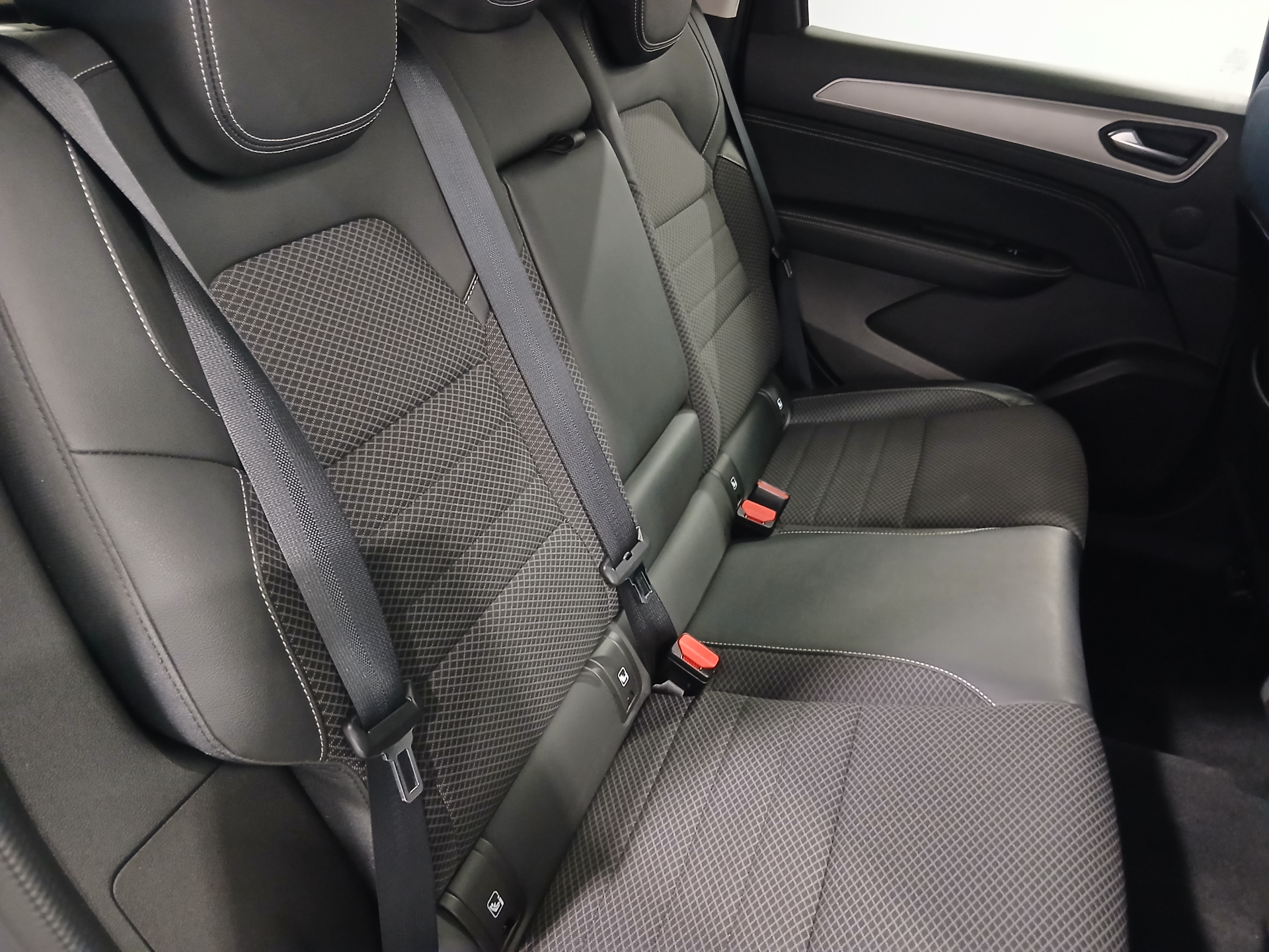 RENAULT ARKANA E-Tech 145 - 21B Intens