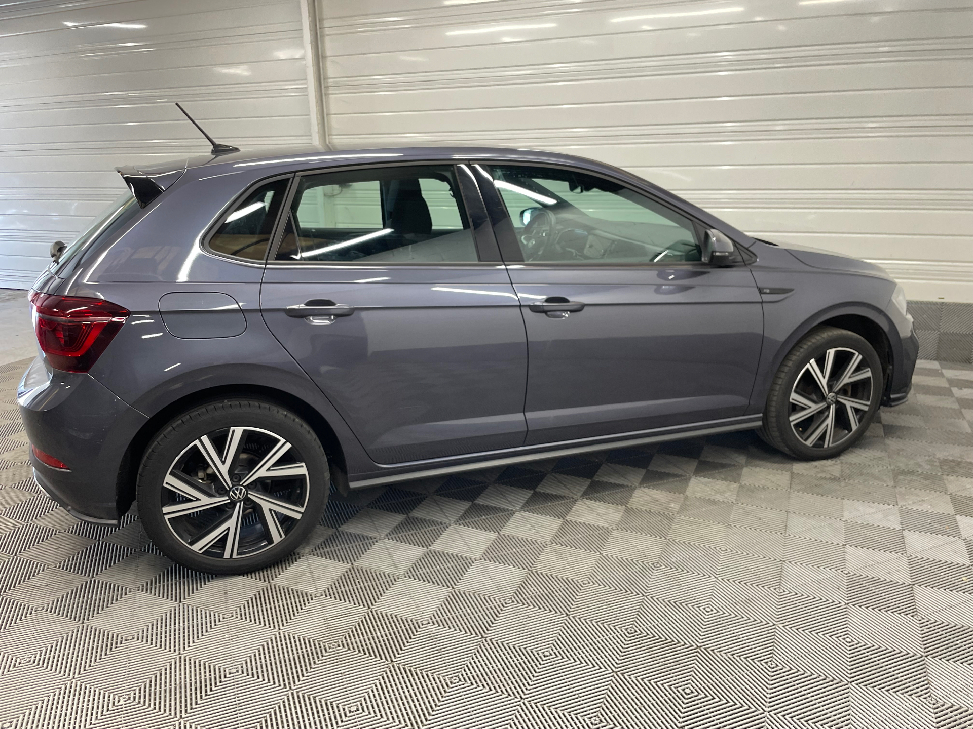 VOLKSWAGEN POLO 1.0 TSI 110 DSG R-LINE