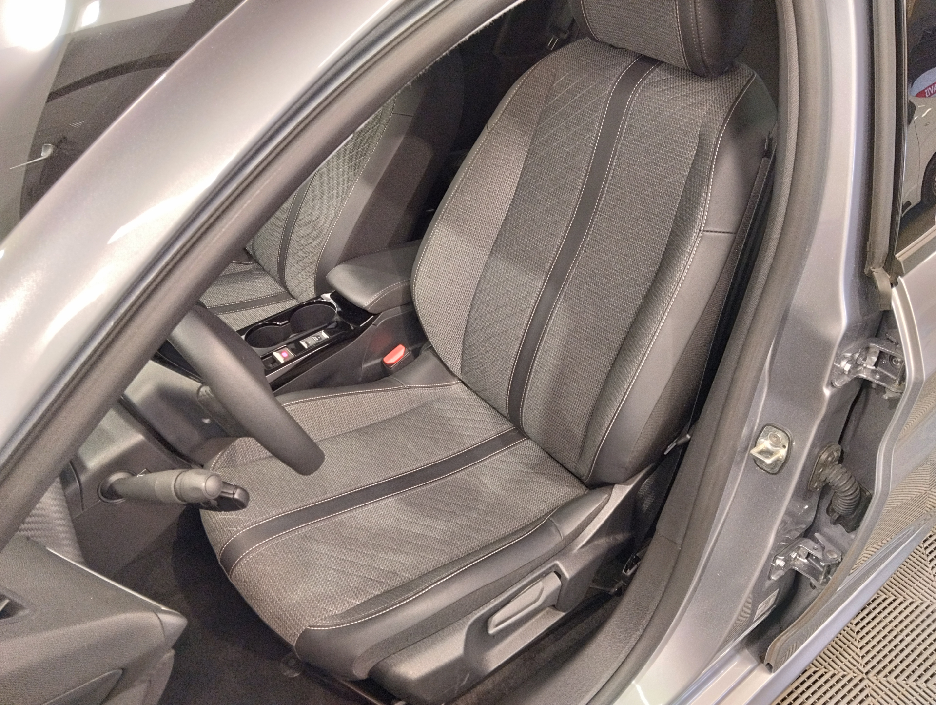 PEUGEOT 208 100 CV ALLURE