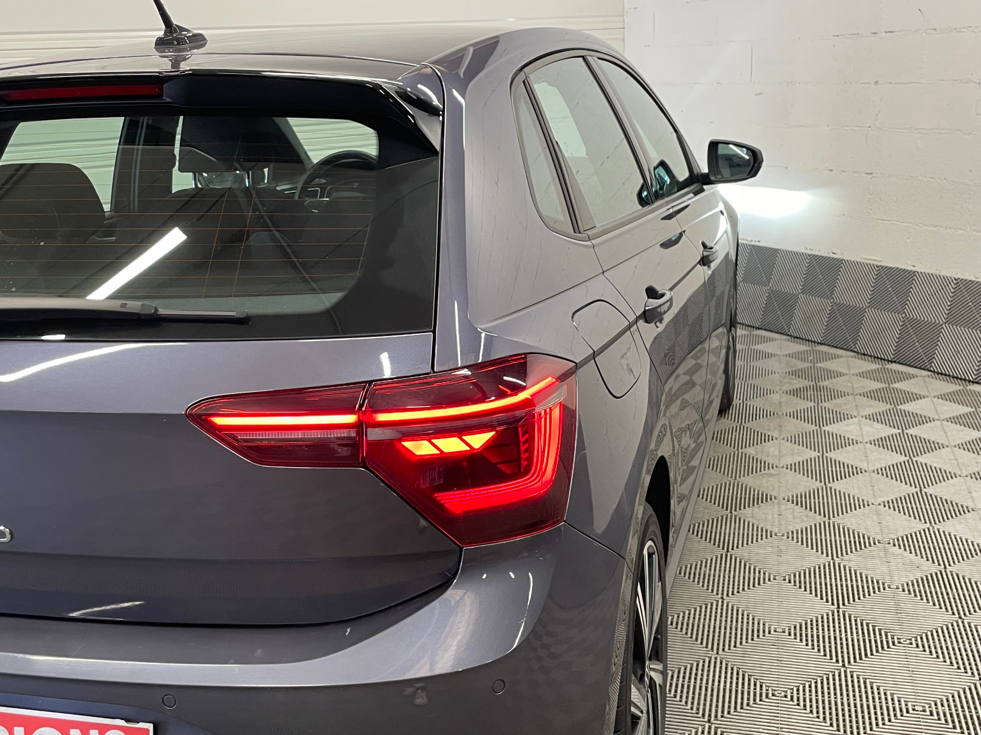 VOLKSWAGEN POLO 1.0 TSI 110 DSG R-LINE