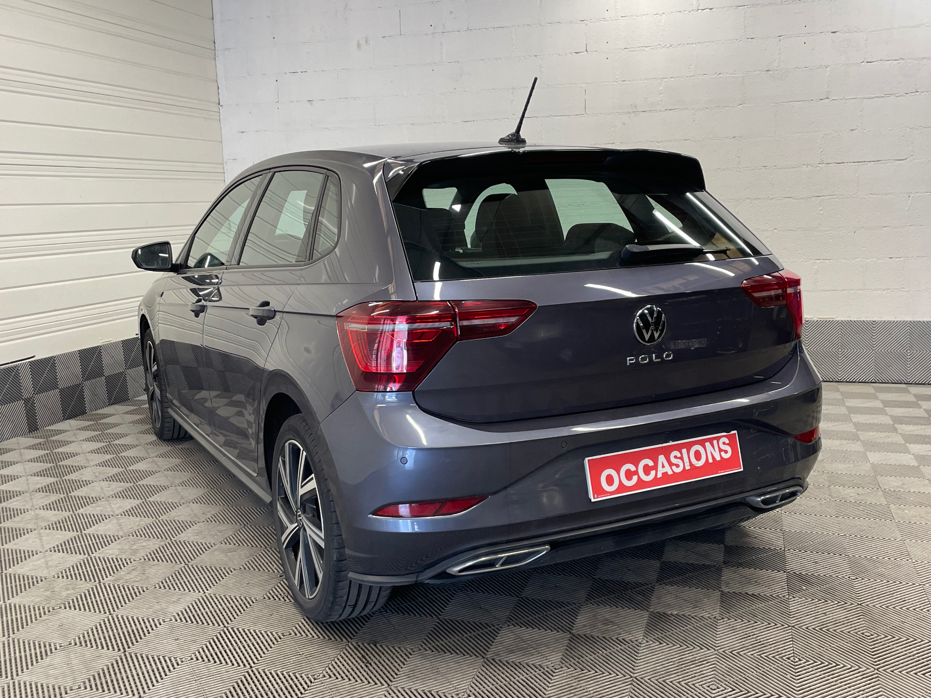 VOLKSWAGEN POLO 1.0 TSI 110 DSG R-LINE
