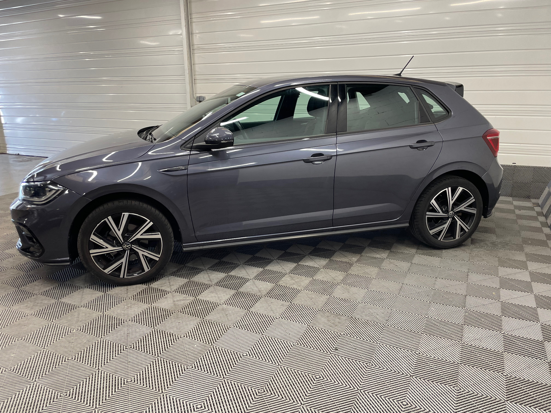 VOLKSWAGEN POLO 1.0 TSI 110 DSG R-LINE