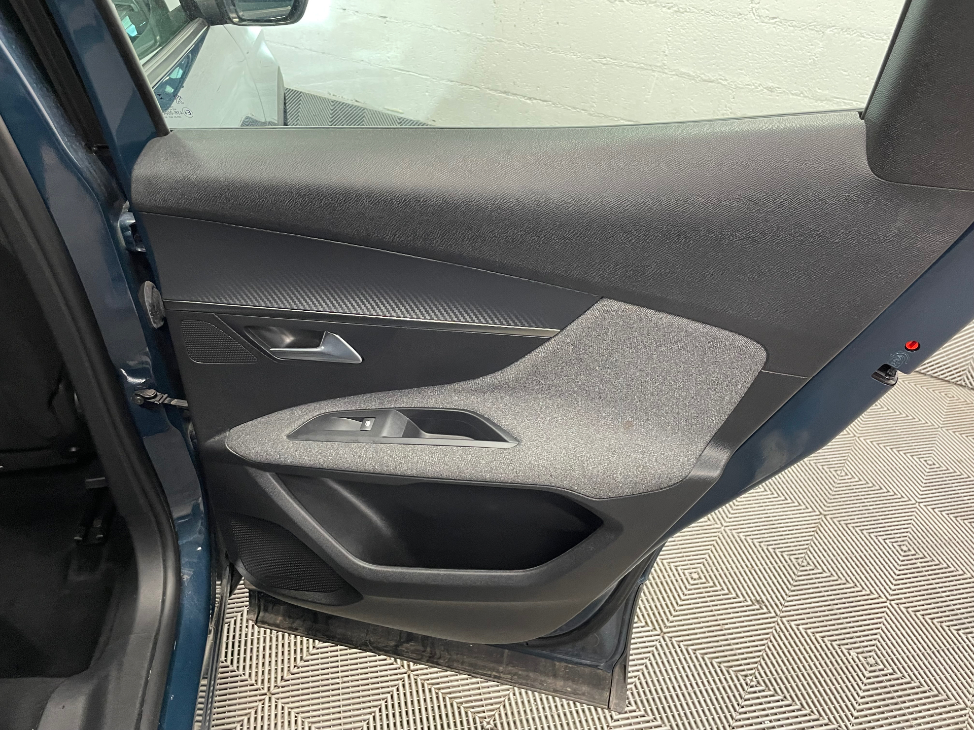 PEUGEOT 3008 ACTIVE PACK PTECH130 S&S BVM6