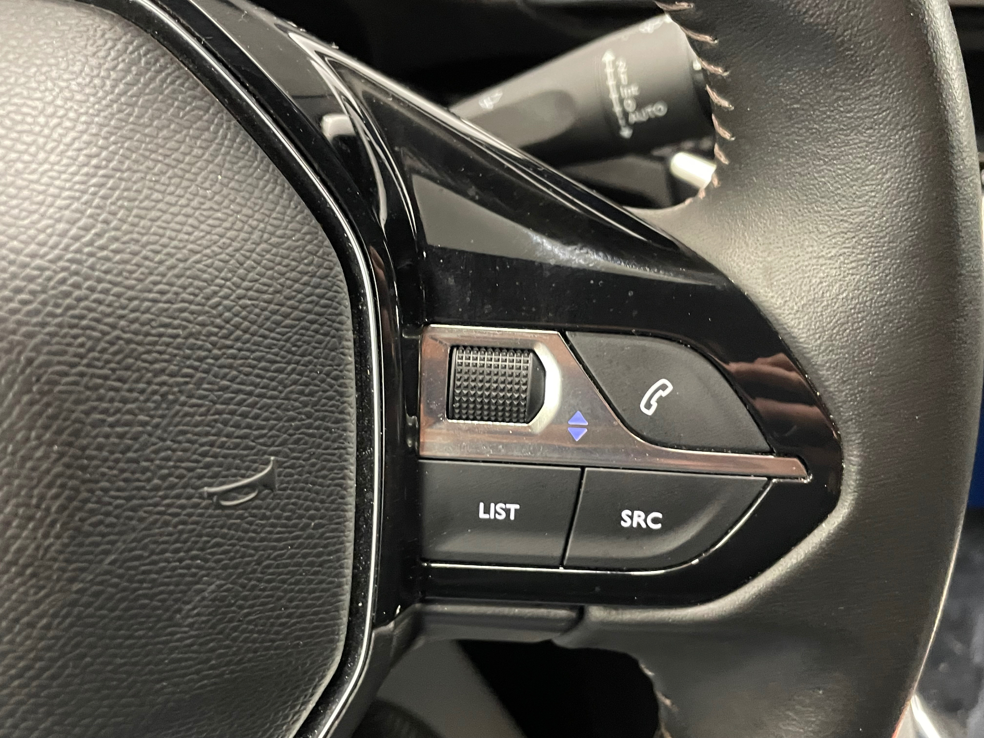 PEUGEOT 3008 ACTIVE PACK PTECH130 S&S BVM6