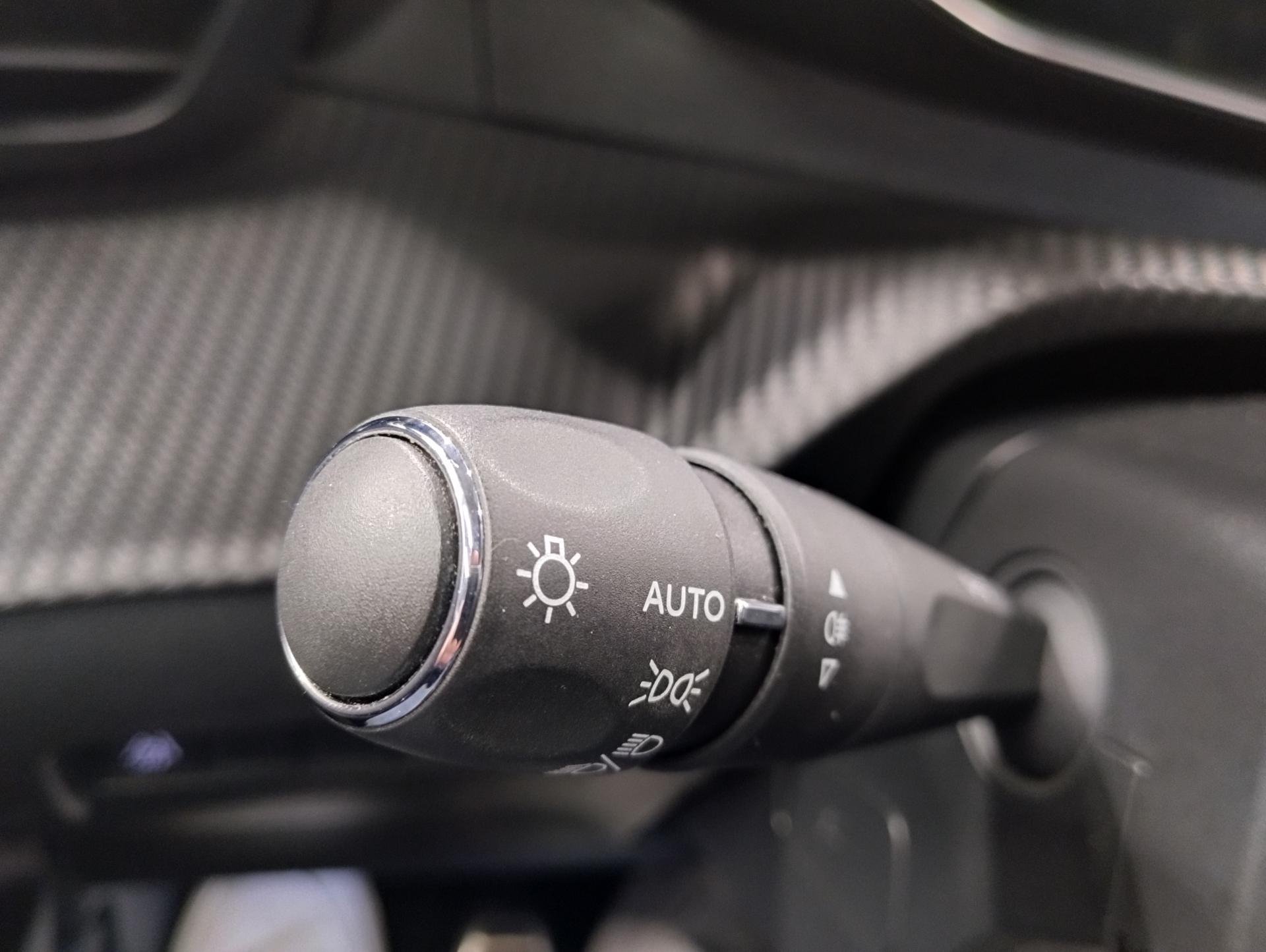 PEUGEOT 208 GT PURETECH 100 S&S BVM6