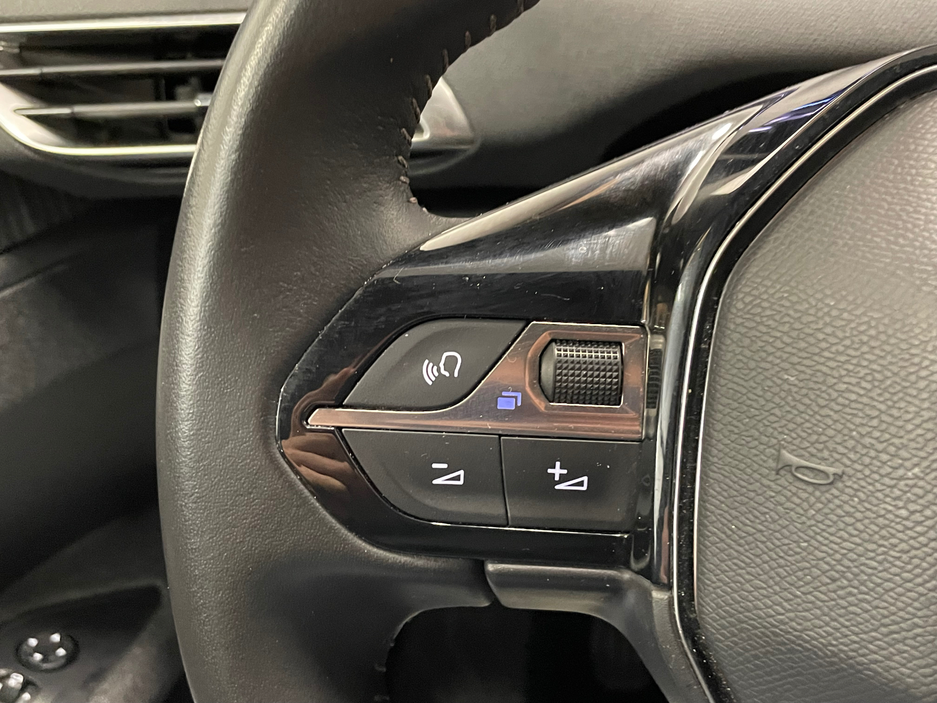 PEUGEOT 3008 ACTIVE PACK PTECH130 S&S BVM6