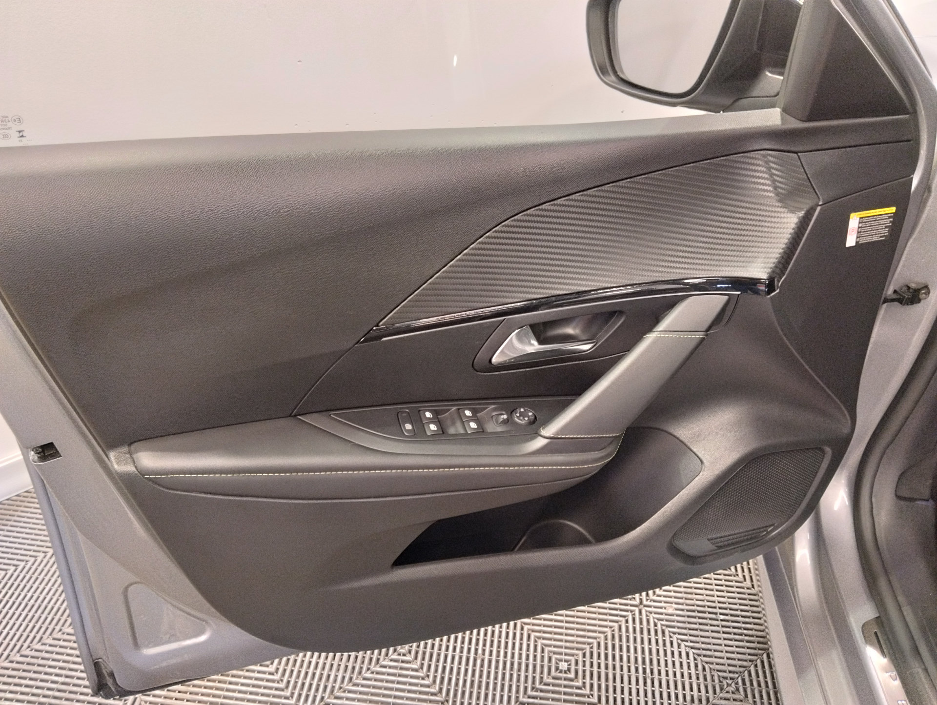 PEUGEOT 208 GT PURETECH 100 S&S BVM6