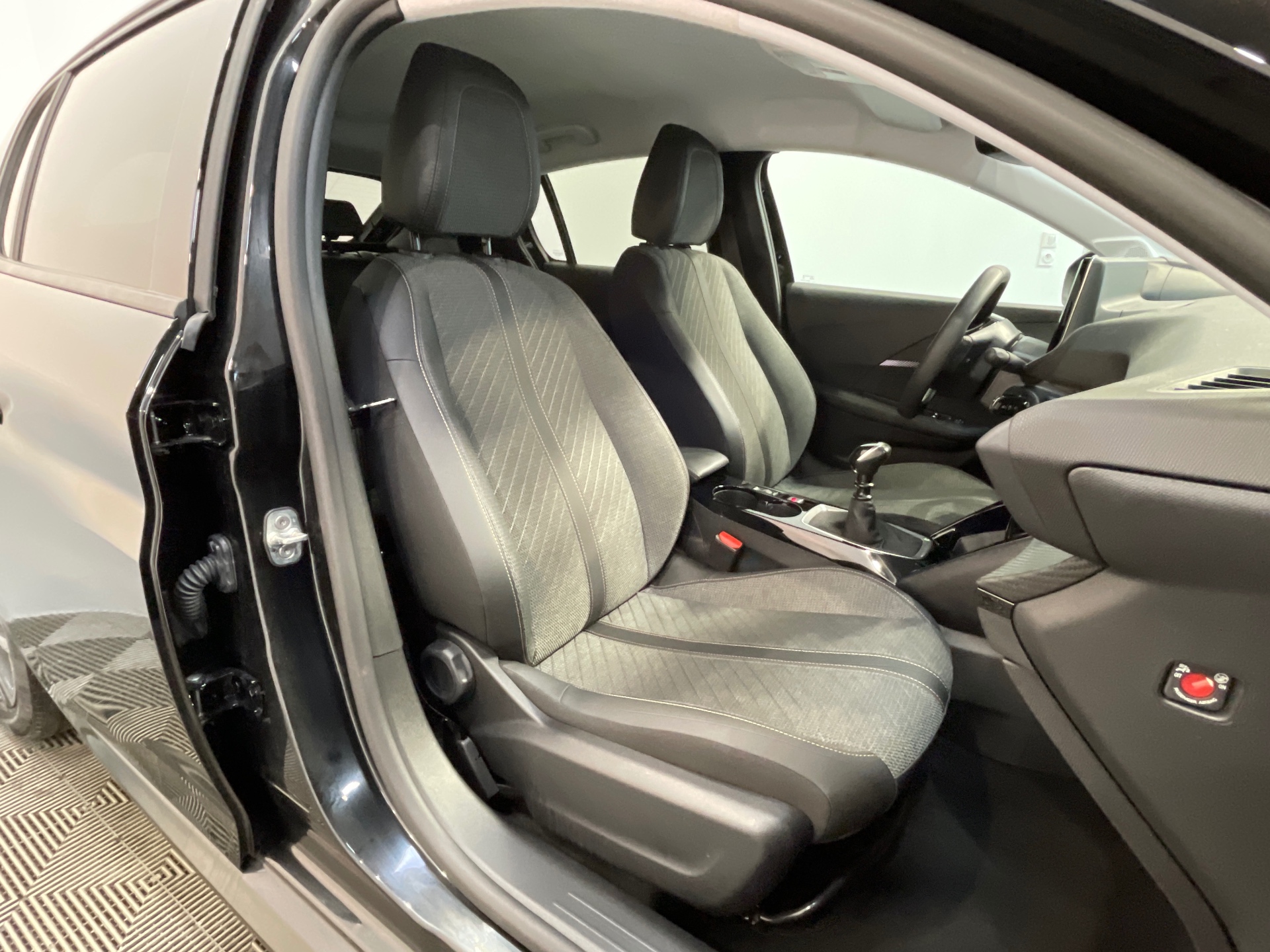 PEUGEOT 208 100 S&S BVM6 Allure