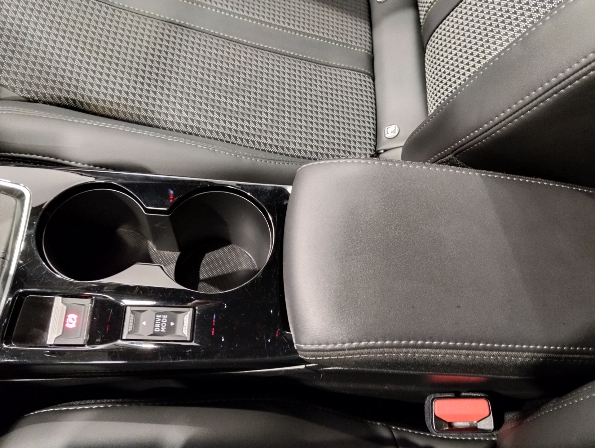 PEUGEOT 208 GT PURETECH 100 S&S BVM6