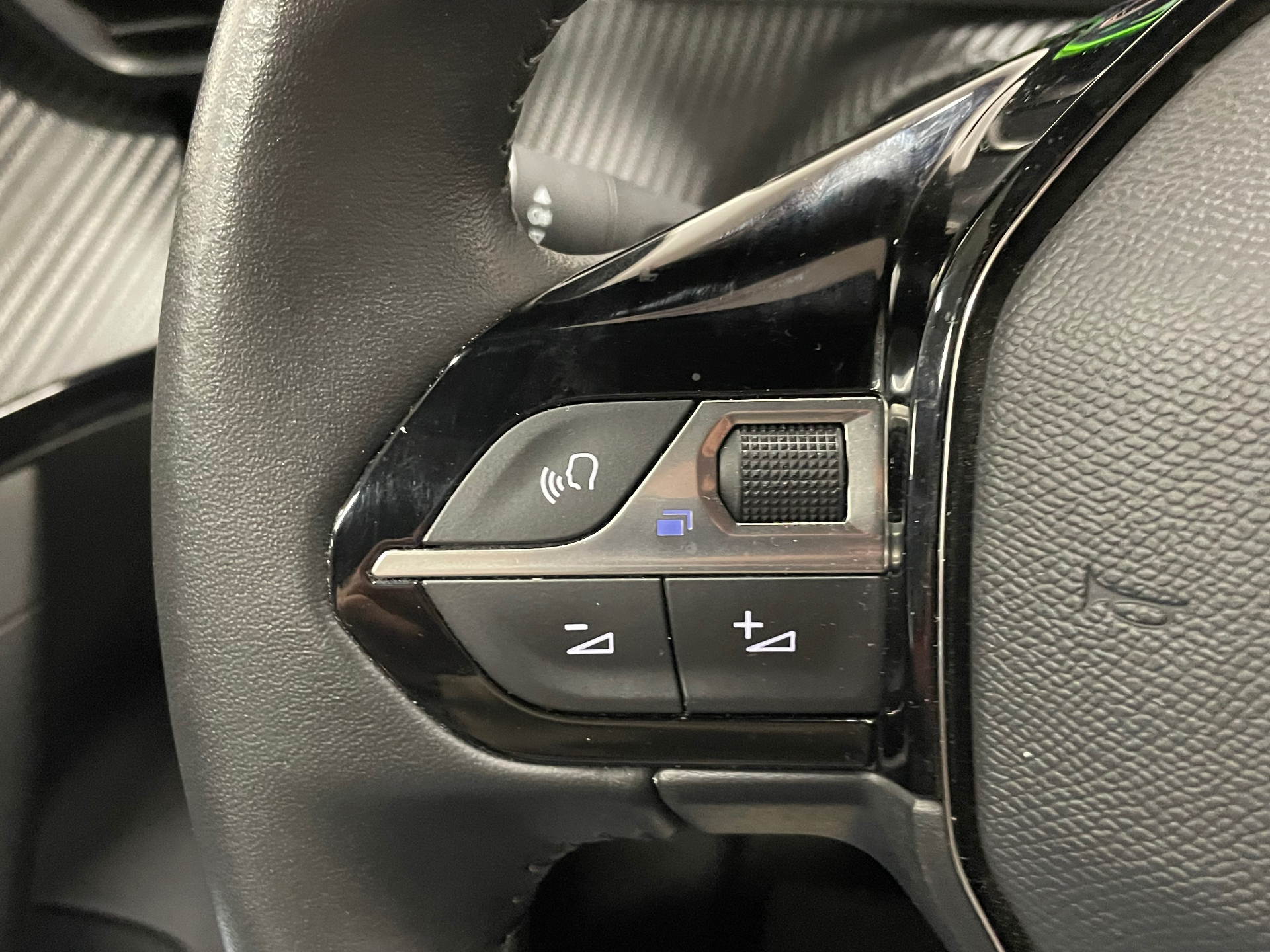 PEUGEOT 2008 ALLURE PACK PT 130 S&S BVM6