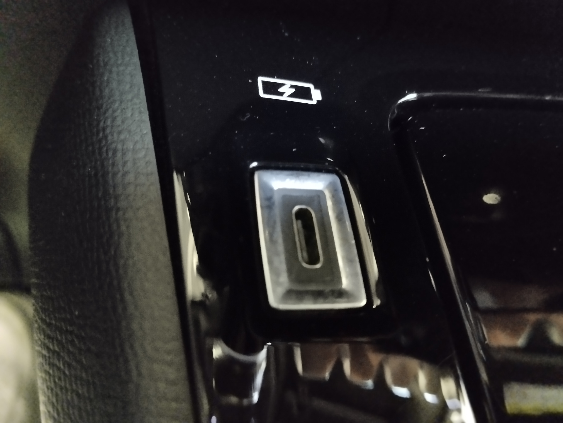 PEUGEOT 208 GT PURETECH 100 S&S BVM6