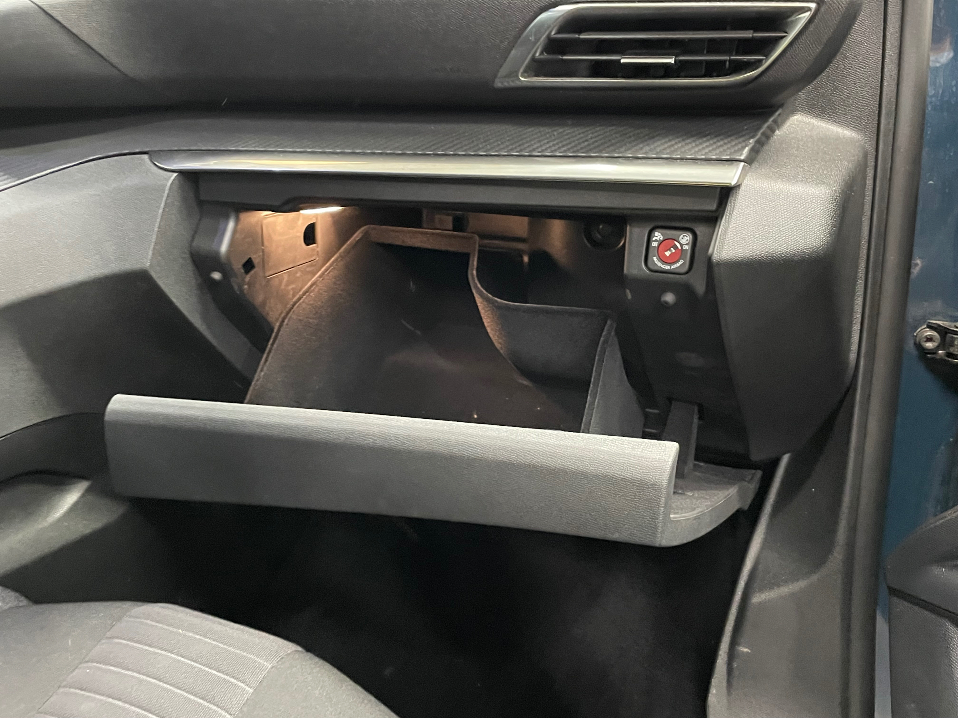 PEUGEOT 3008 ACTIVE PACK PTECH130 S&S BVM6