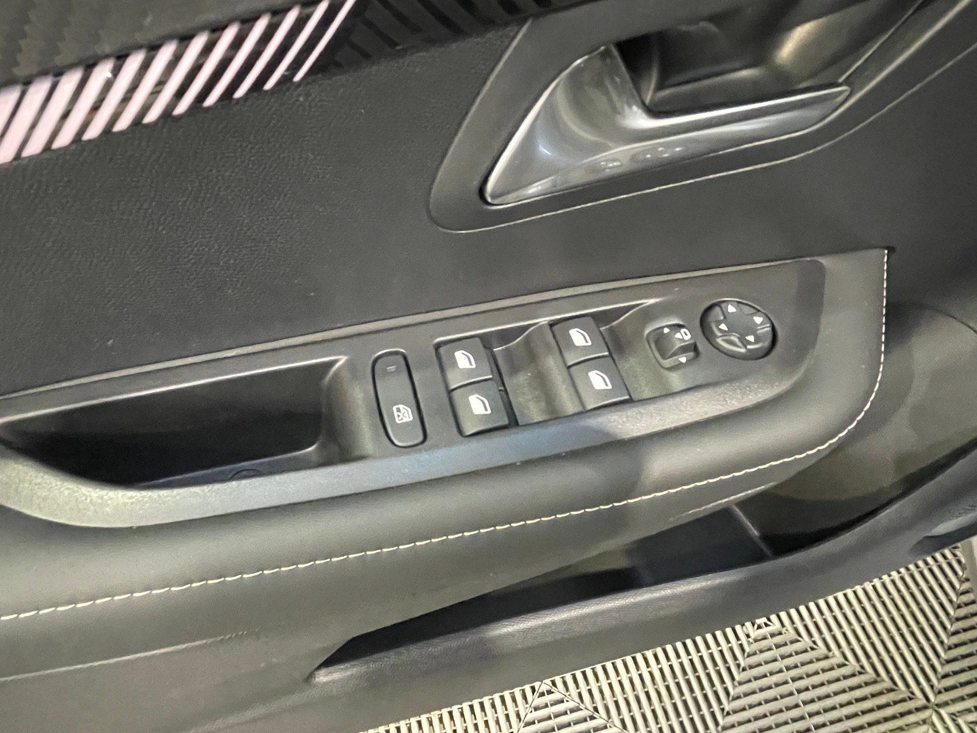 PEUGEOT 208 100 S&S BVM6 Allure