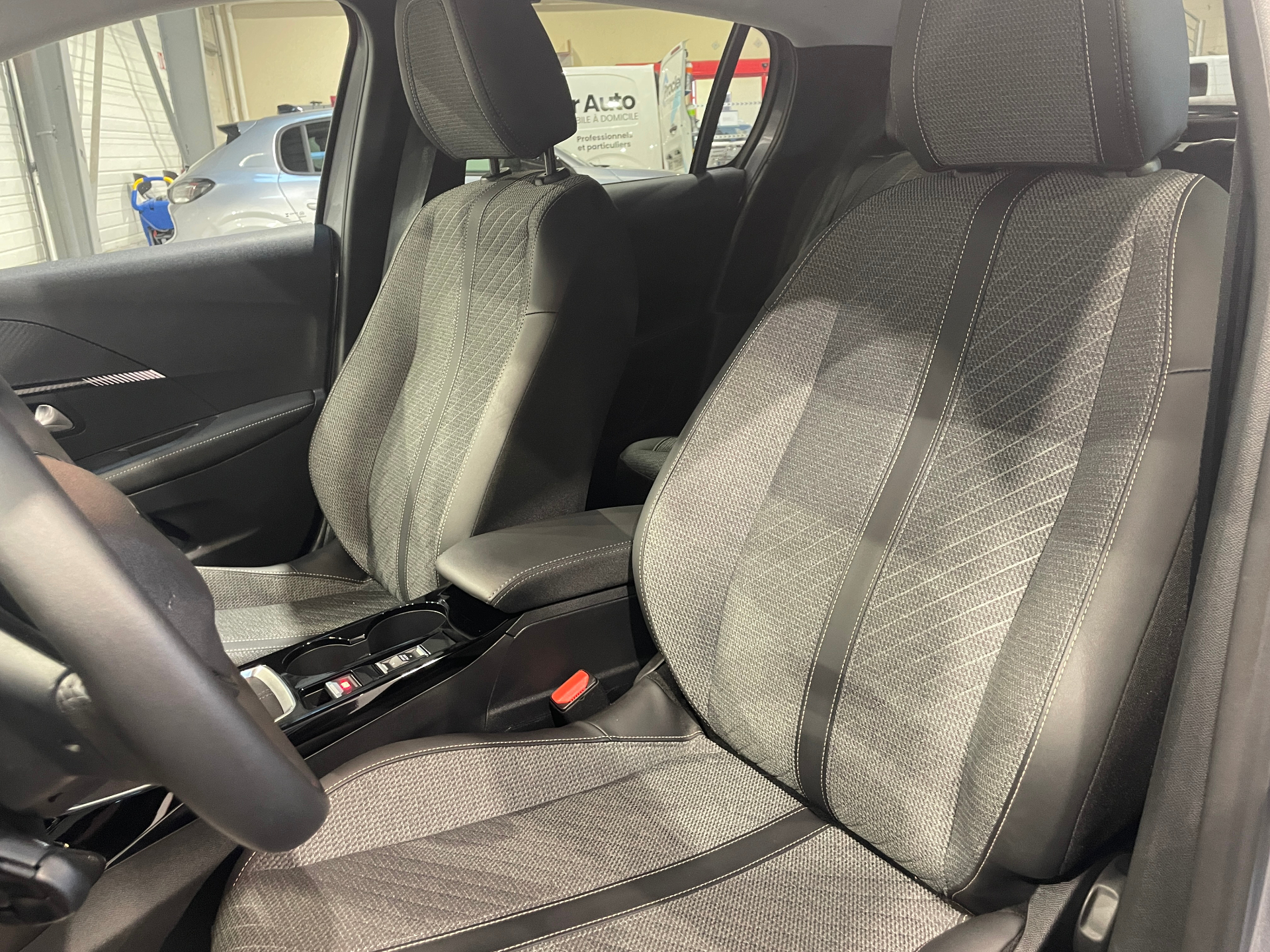 PEUGEOT 208 100 S&S BVM6 Allure