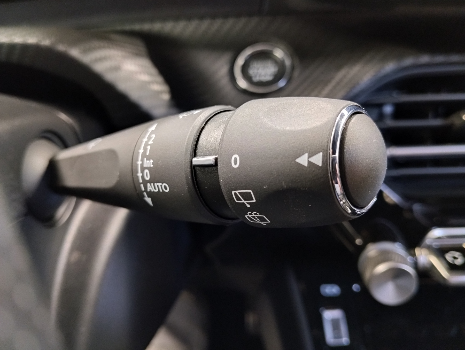 PEUGEOT 208 GT PURETECH 100 S&S BVM6