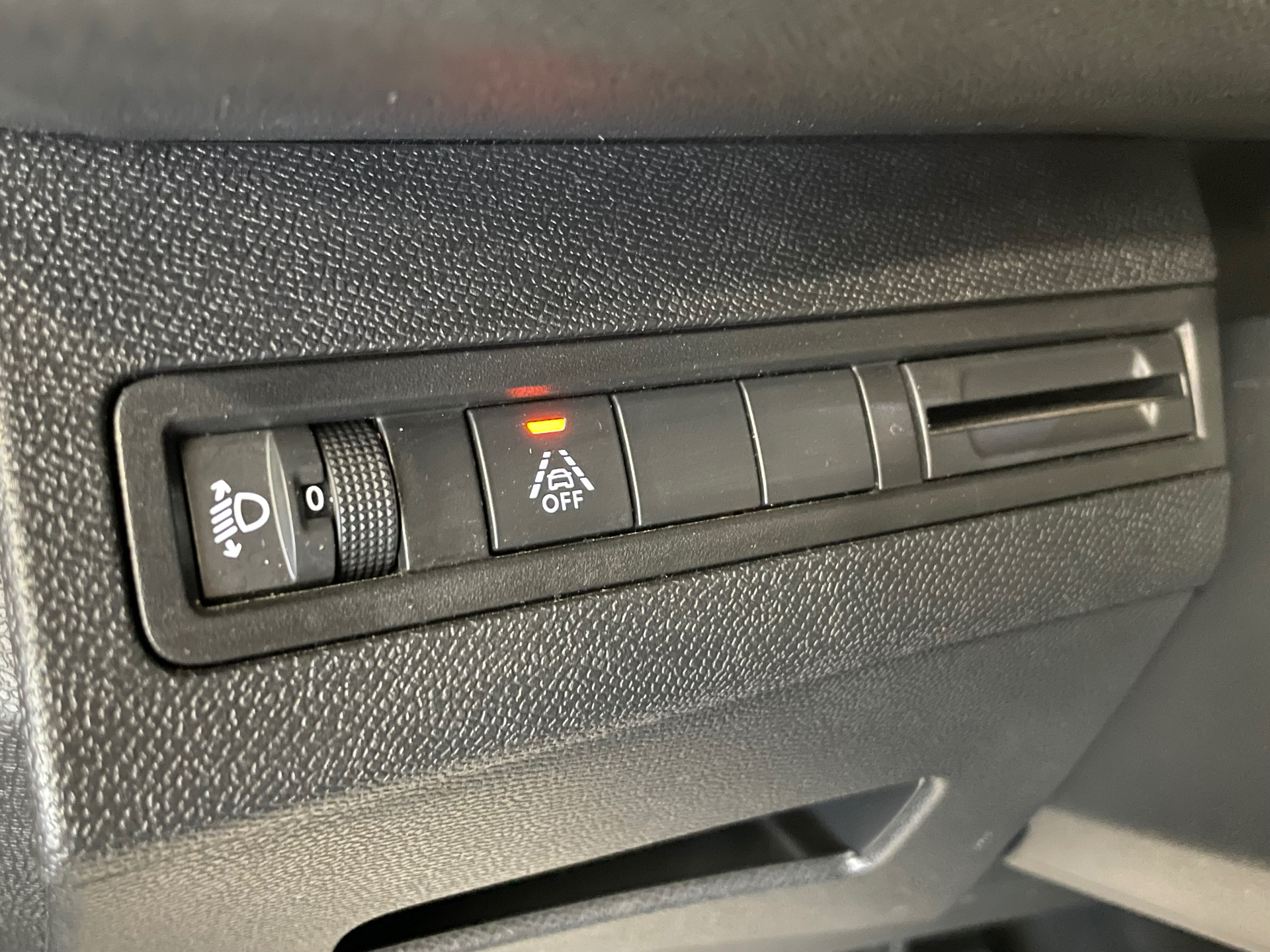 PEUGEOT 3008 ACTIVE PACK PTECH130 S&S BVM6