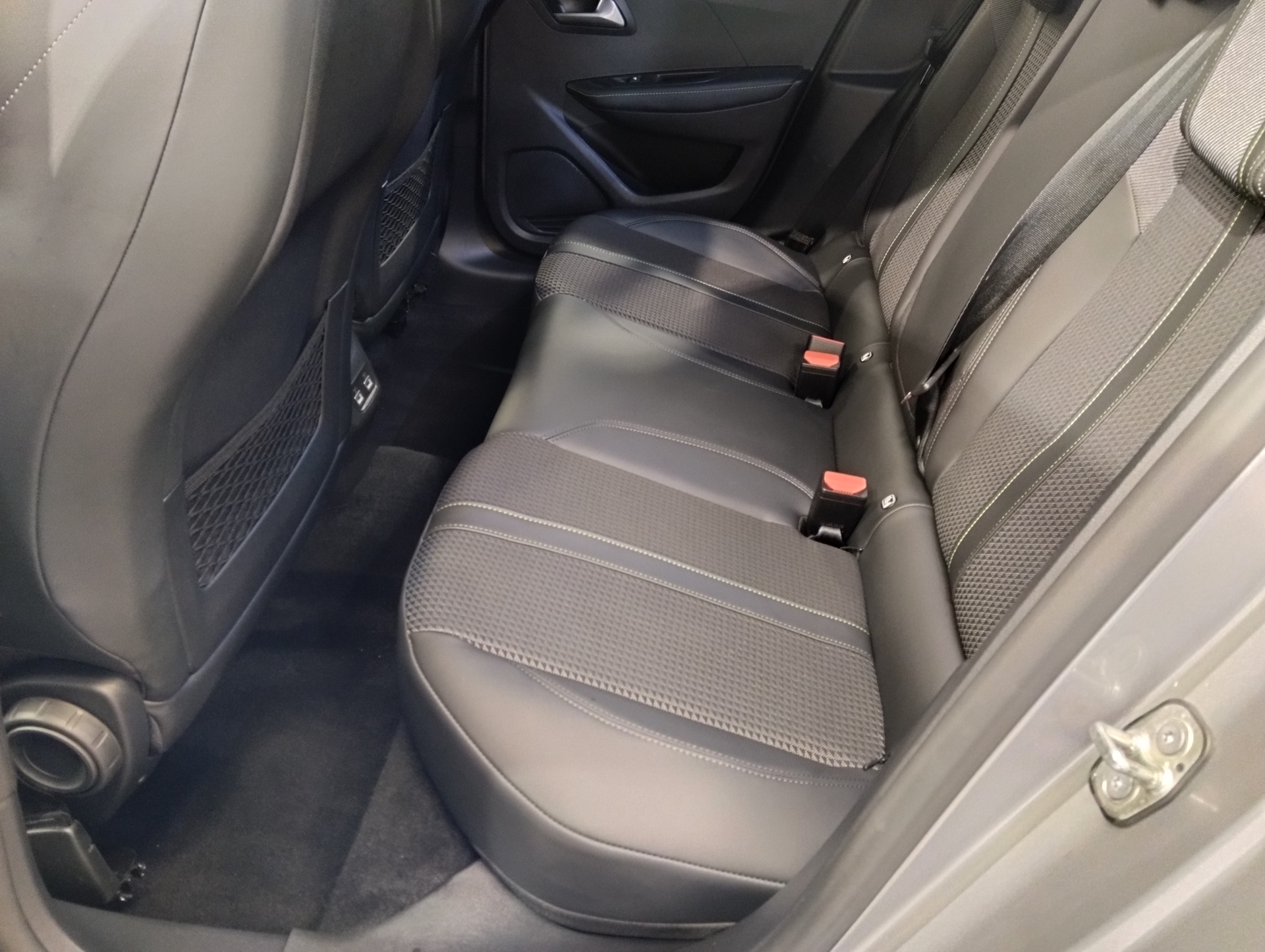 PEUGEOT 208 GT PURETECH 100 S&S BVM6