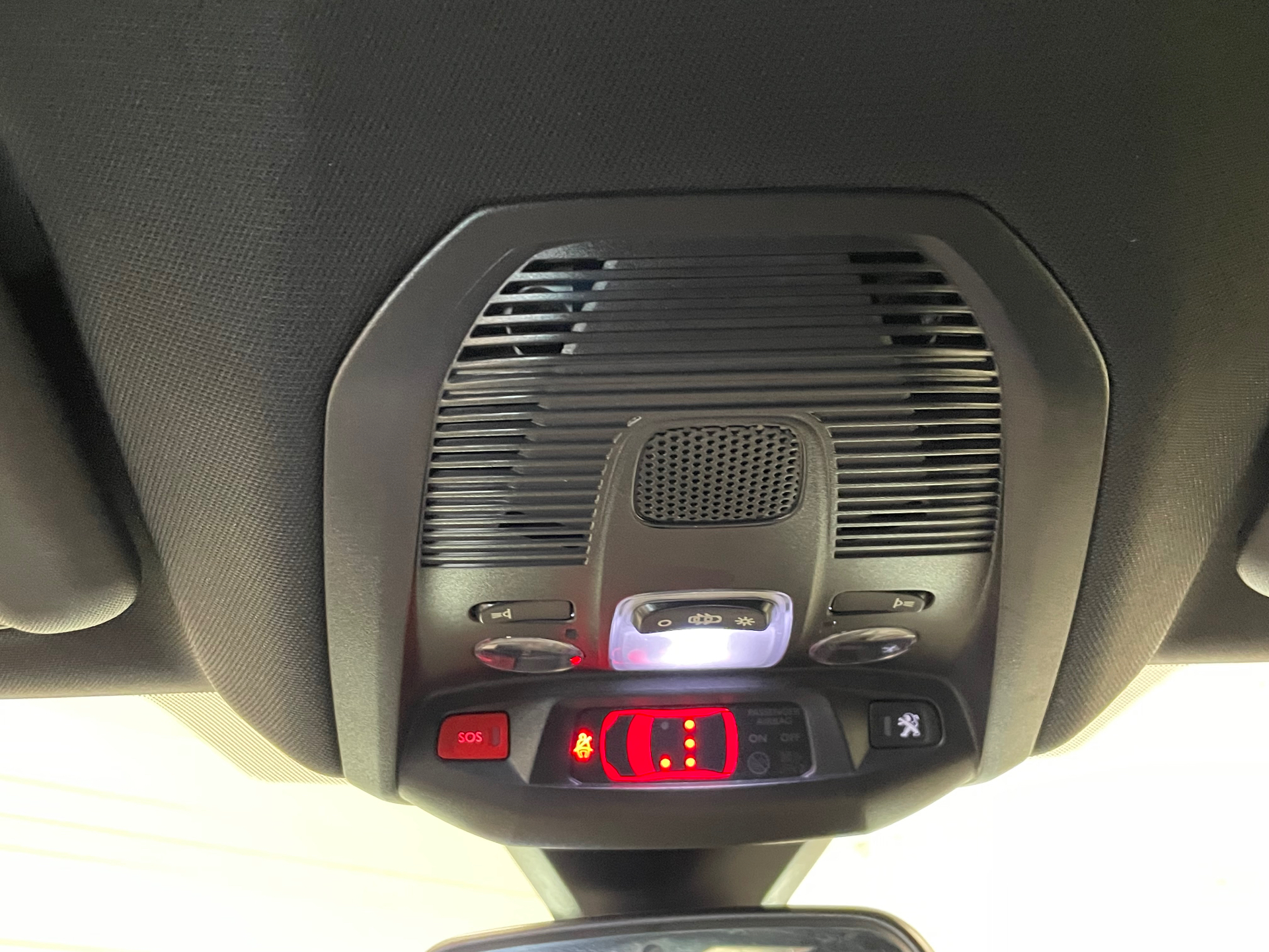 PEUGEOT 3008 ACTIVE PACK PTECH130 S&S BVM6
