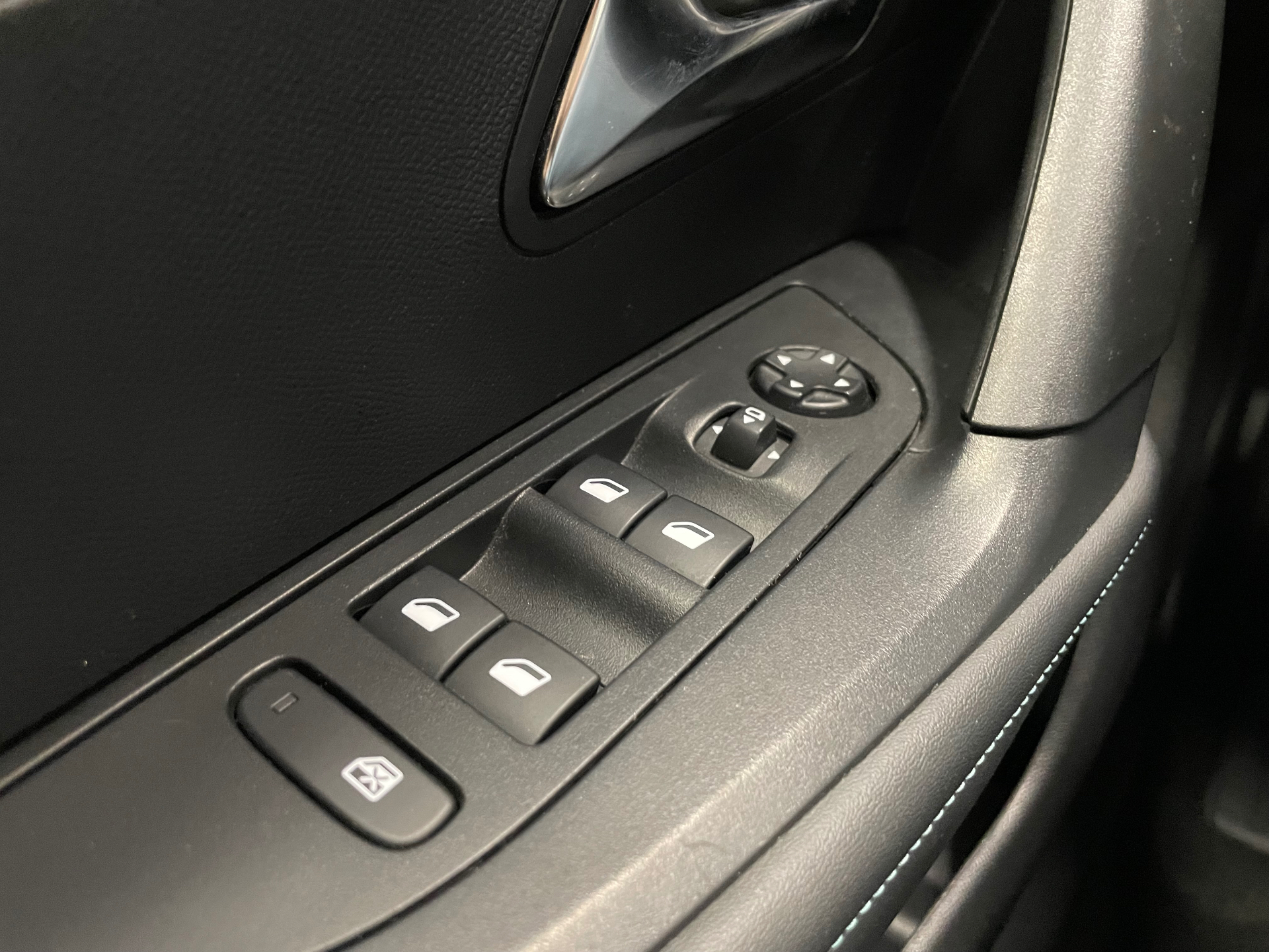 PEUGEOT 2008 PACK PT 130 S&S BVM6