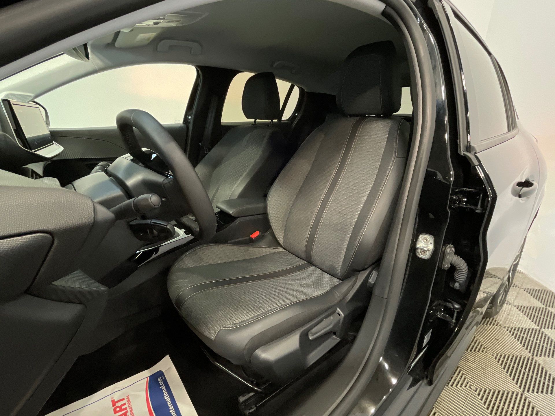 PEUGEOT 208 100 S&S BVM6 Allure