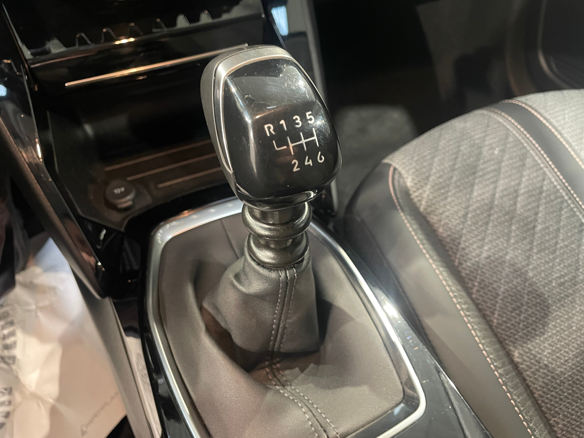 PEUGEOT 208 100 S&S BVM6 Allure