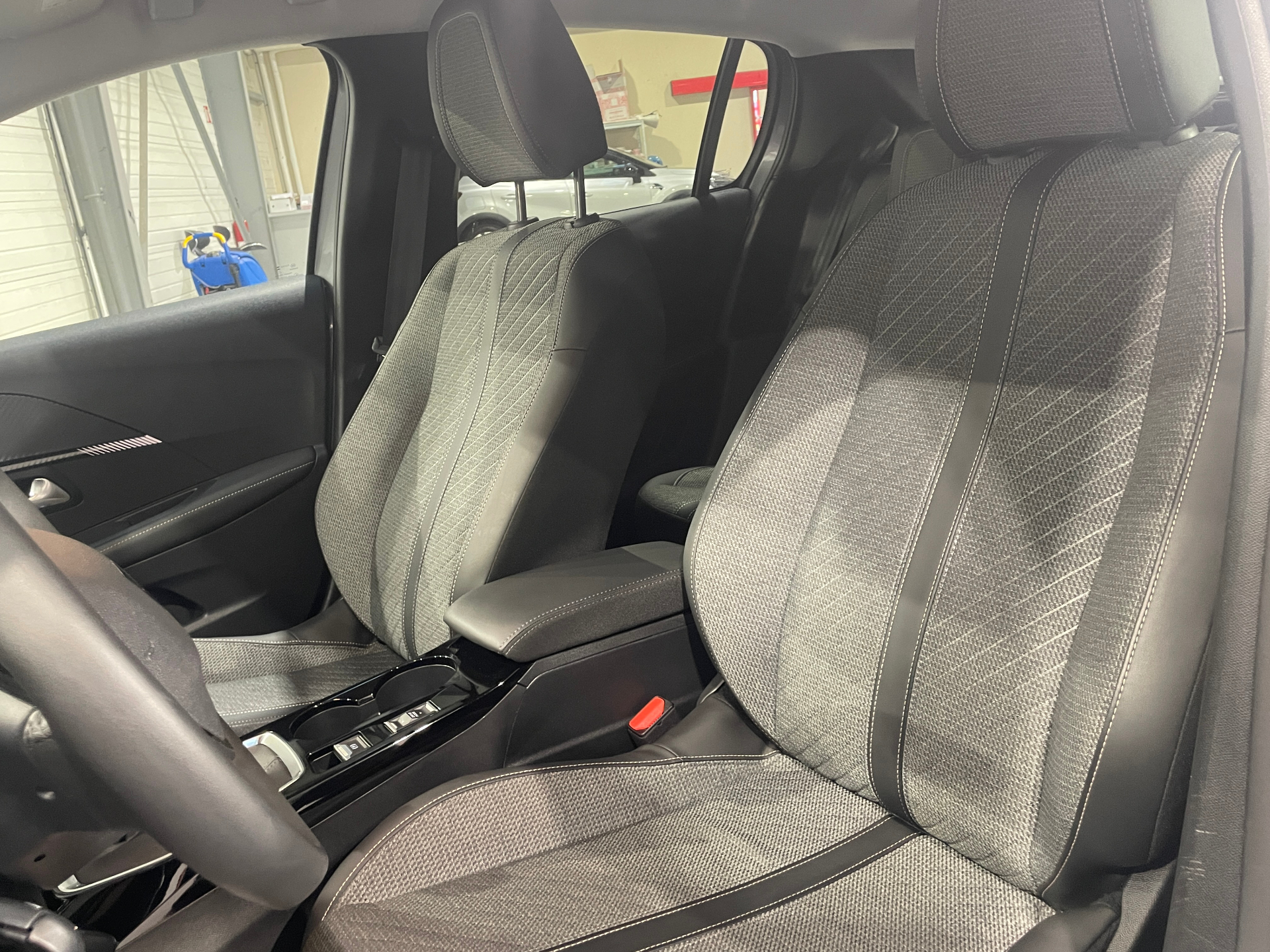 PEUGEOT 208 100 S&S BVM6 Allure