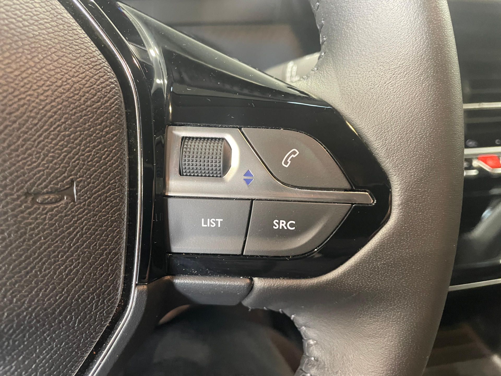 PEUGEOT 208 100 S&S BVM6 Allure