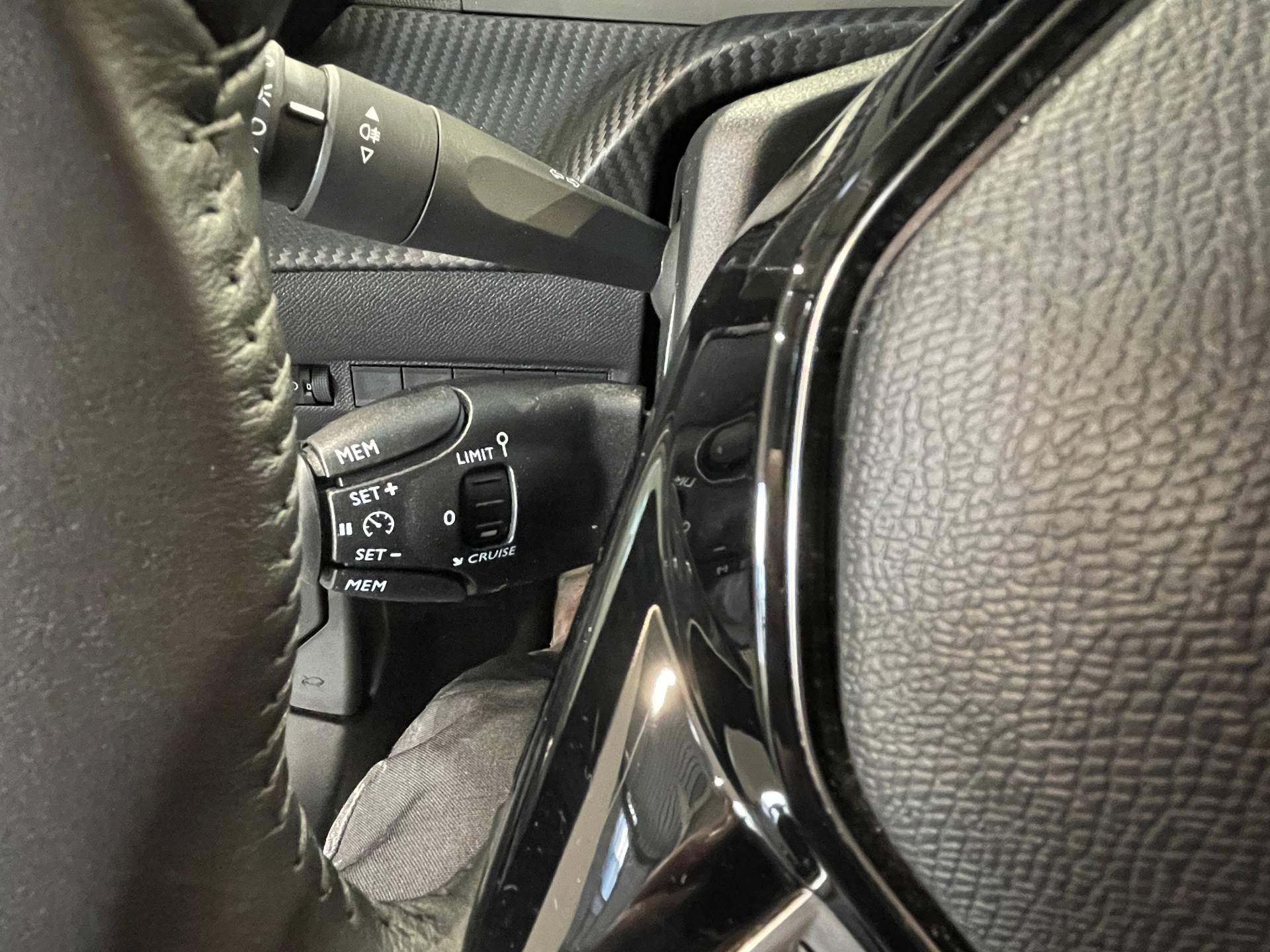 PEUGEOT 208 100 S&S BVM6 Allure