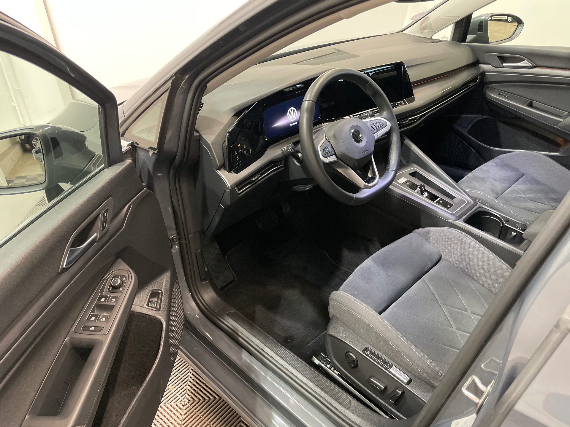 VOLKSWAGEN GOLF 1.4 Hybrid Rechargeable OPF 204 DSG6 Style