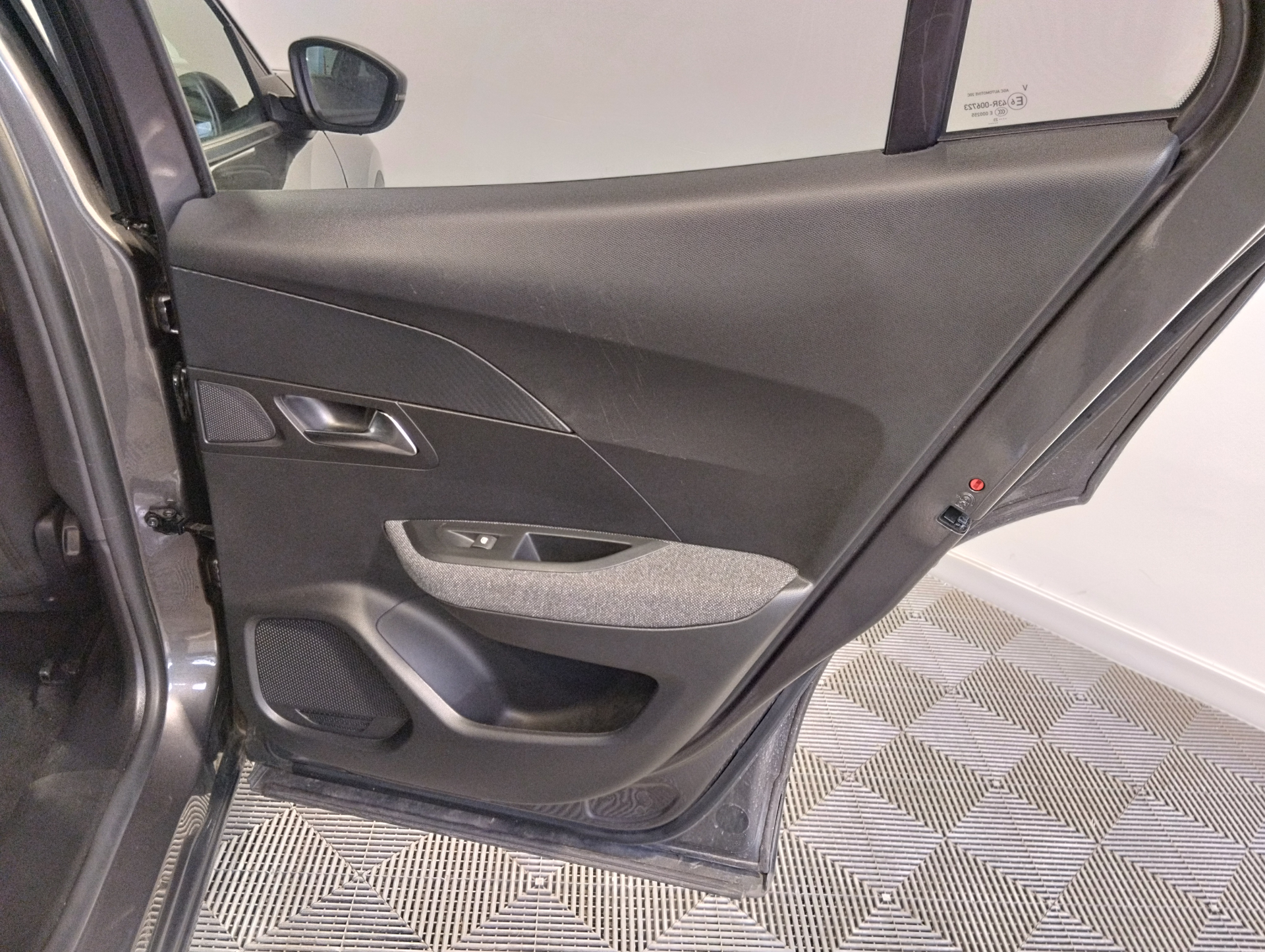 PEUGEOT 2008 STYLE PURETECH 130 S&S EAT8