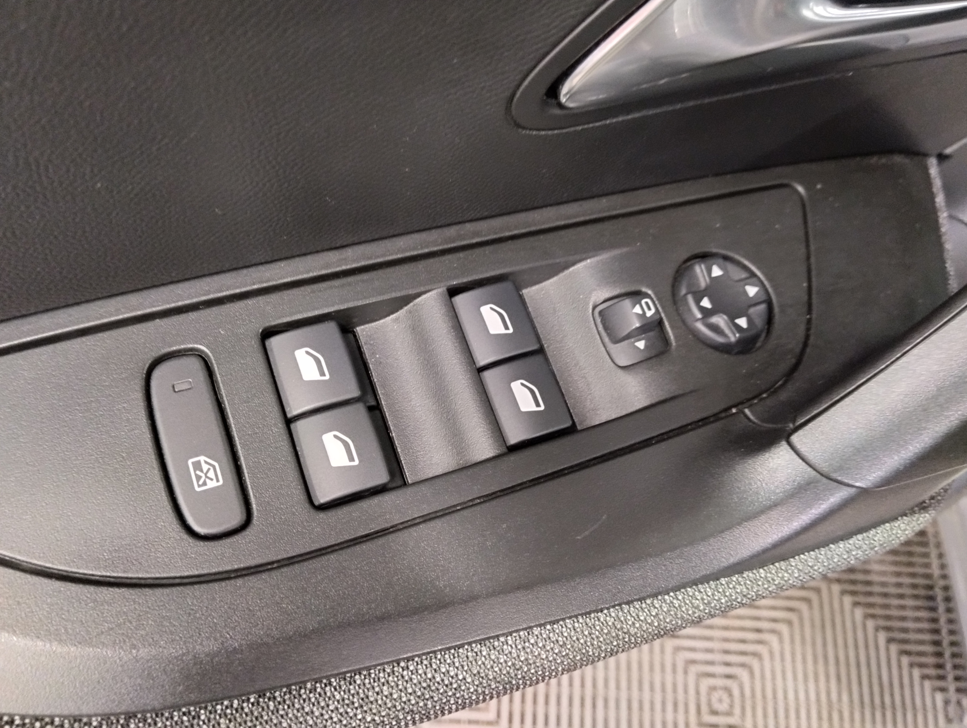 PEUGEOT 2008 STYLE PURETECH 100 S&S BVM6