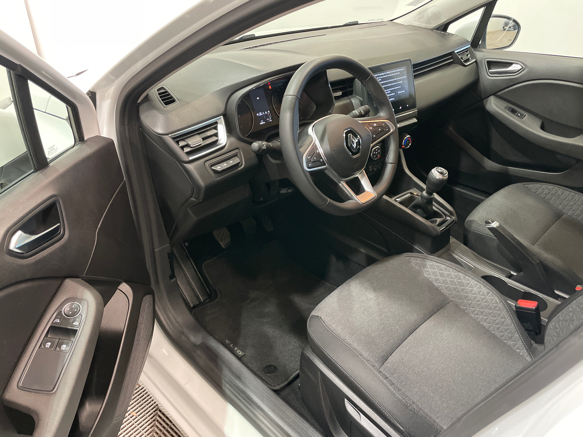 RENAULT CLIO V Blue dCi 100 - 21N Business