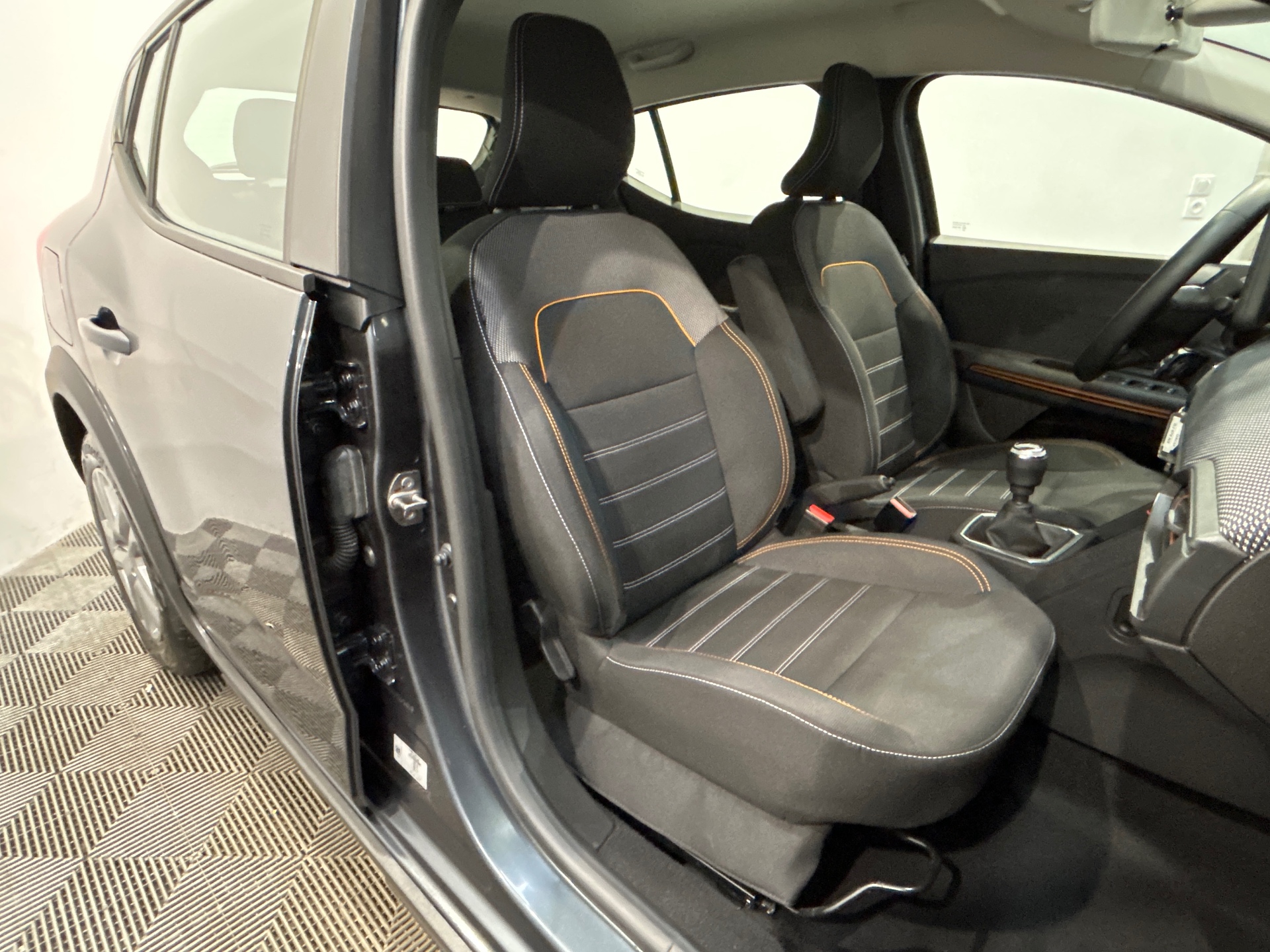 DACIA SANDERO TCe 90 - 22 Stepway Confort